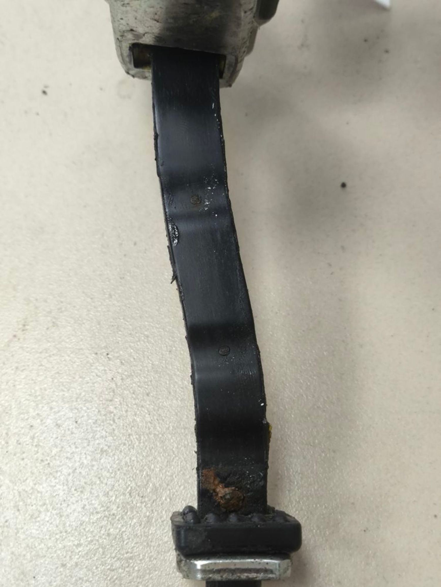 https://ycs.partsauto.market/partsauto-images/thmbs/userImages/a2d258a61cc08549ac0329b7373022c0/part/50fc8098-da03-47a5-bedd-5ead052cf97a_1784901005610.jpg