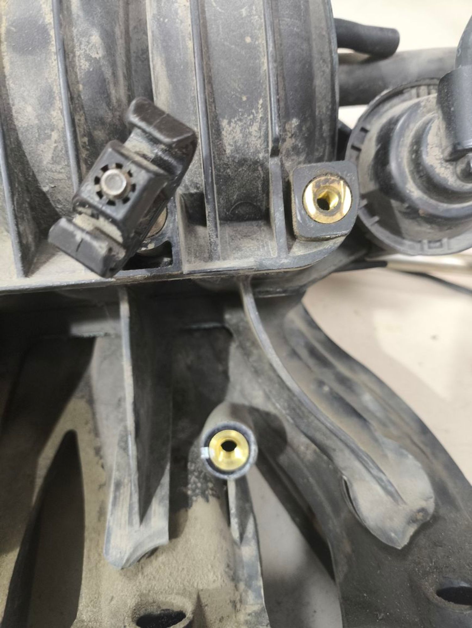 https://ycs.partsauto.market/partsauto-images/thmbs/userImages/a2d258a61cc08549ac0329b7373022c0/part/5277d4b3-622f-4bb5-b2f9-2199c88b3974_1782139979844.jpg