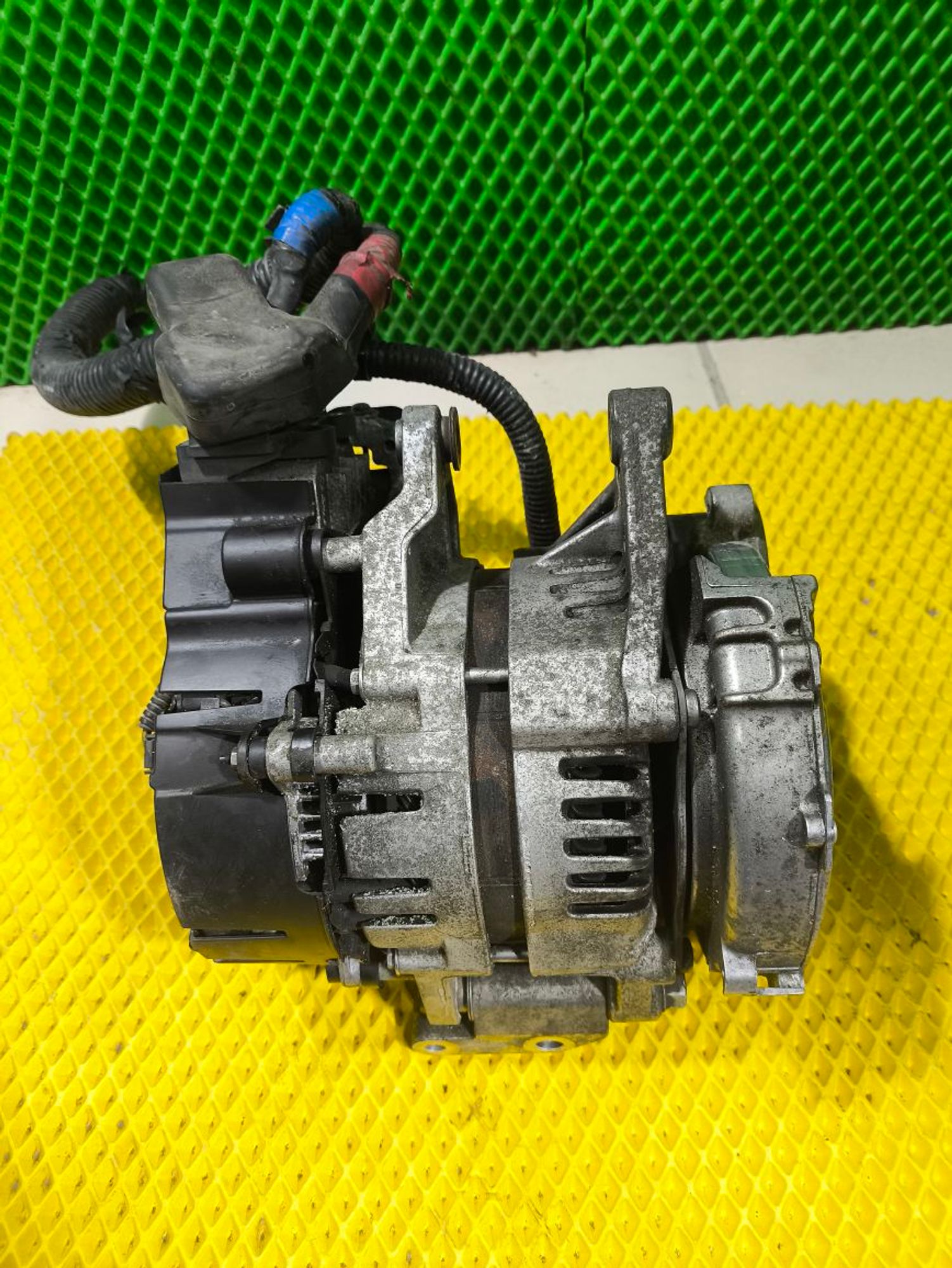 https://ycs.partsauto.market/partsauto-images/thmbs/userImages/a2d258a61cc08549ac0329b7373022c0/part/58a72d95-152d-415d-95ea-cbb18bc9a119_1779798901687.jpg