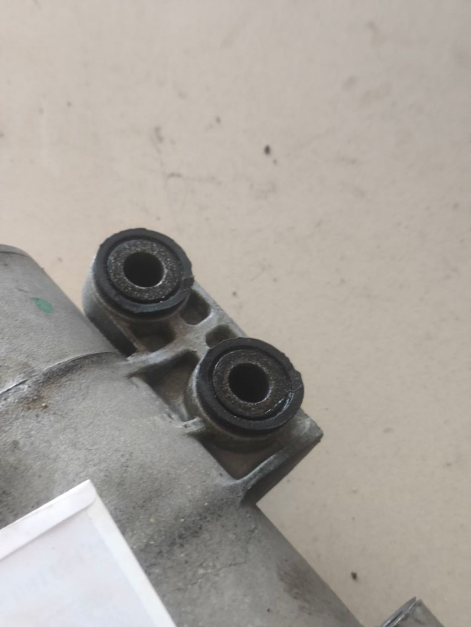 https://ycs.partsauto.market/partsauto-images/thmbs/userImages/a2d258a61cc08549ac0329b7373022c0/part/58e4b610-0a70-49df-b8a1-55d667d88810_1786005416813.jpg