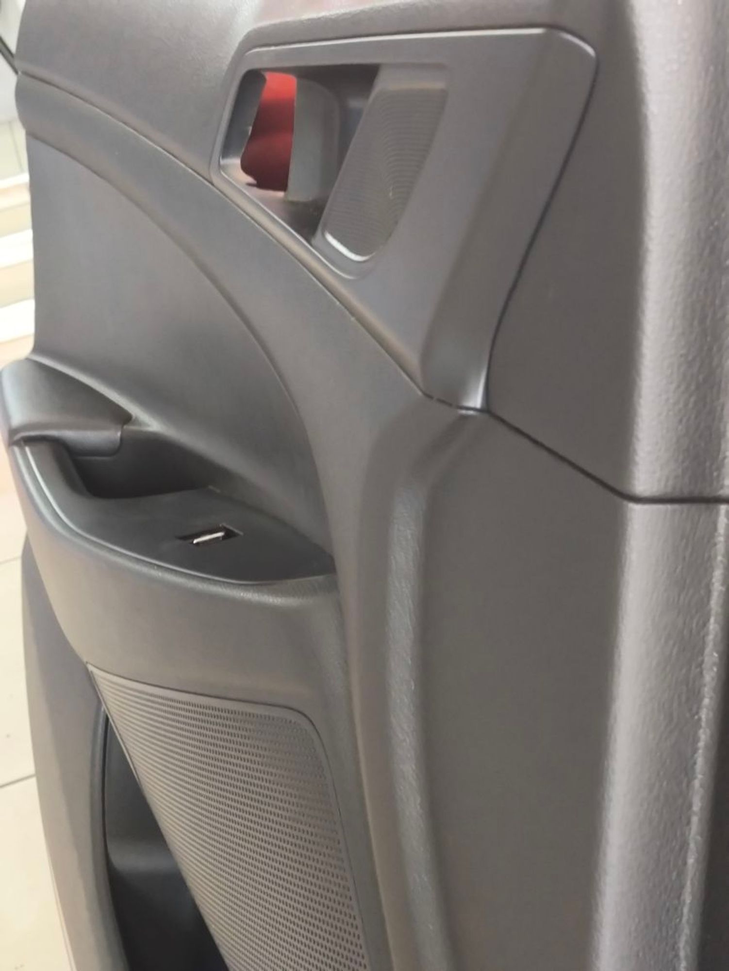 Обшивка двери передней левой Hyundai Tucson III TL, 4000 рублей, Тамбов
