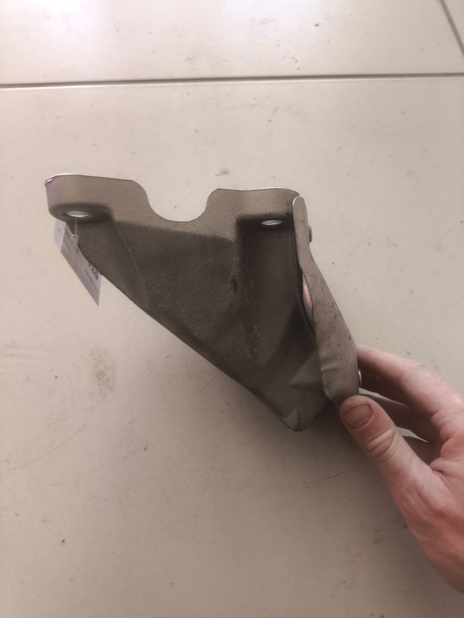 https://ycs.partsauto.market/partsauto-images/thmbs/userImages/a2d258a61cc08549ac0329b7373022c0/part/5a383c10-8fcf-4b8f-b14f-285e7b71fc5d_1785997023902.jpg