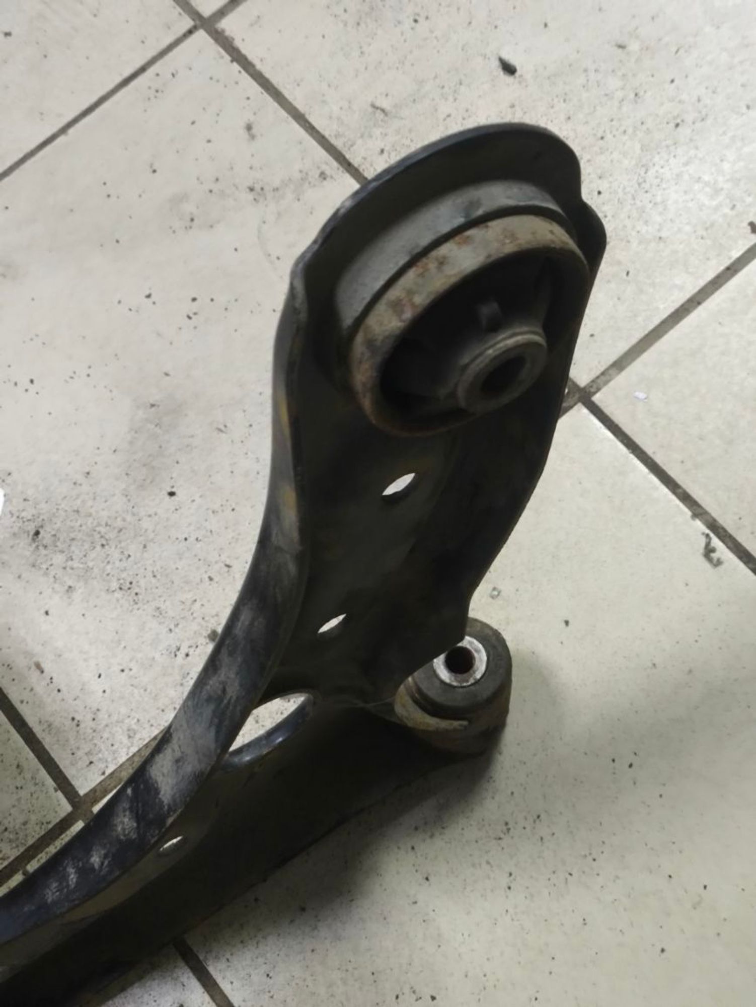 https://ycs.partsauto.market/partsauto-images/thmbs/userImages/a2d258a61cc08549ac0329b7373022c0/part/61bcc5a1-0ef4-45c4-9194-76cbf5412061_1787042709215.jpg
