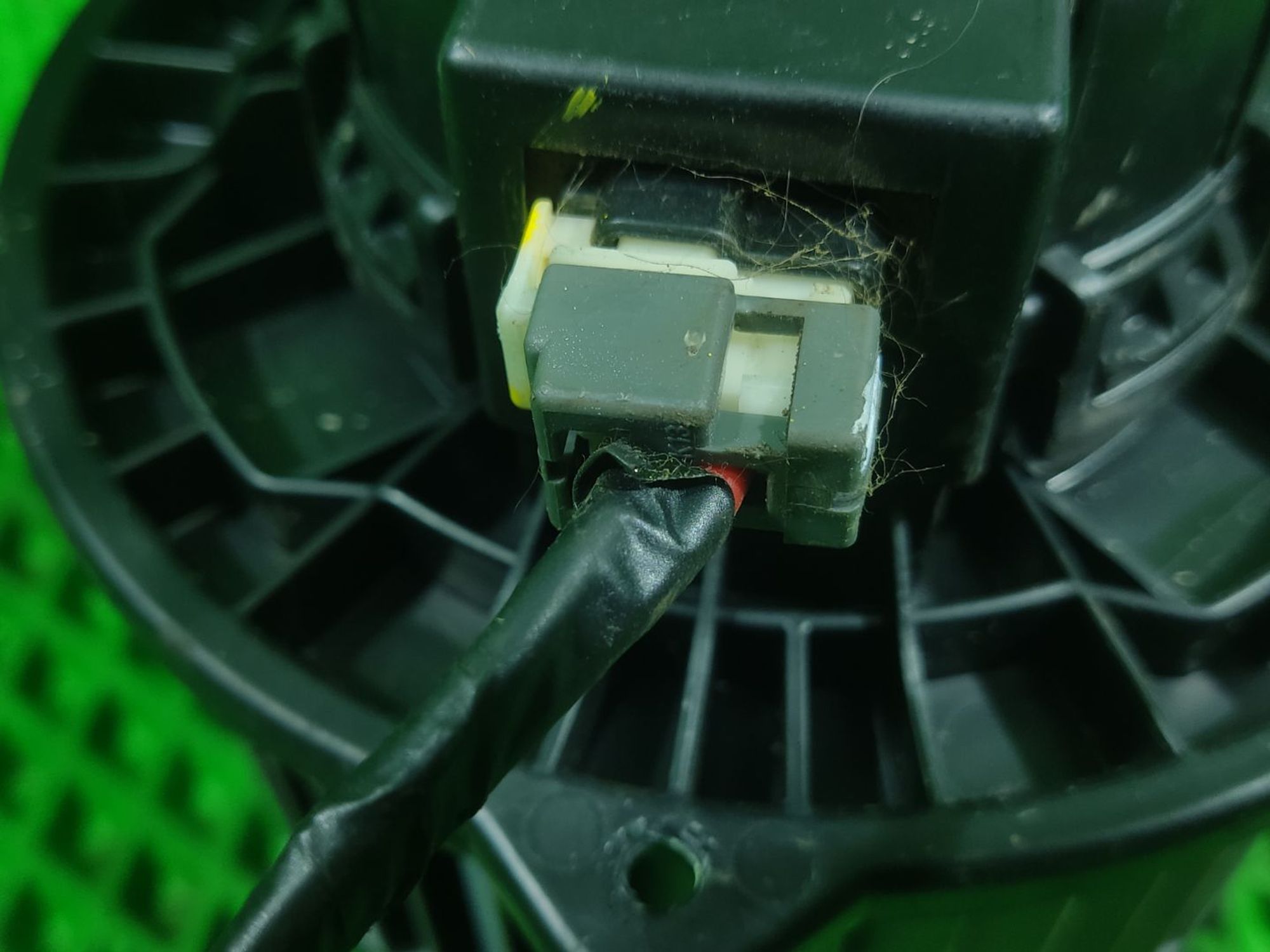 https://ycs.partsauto.market/partsauto-images/thmbs/userImages/a2d258a61cc08549ac0329b7373022c0/part/62830720-e0c5-4748-b2d9-03eaab9149ab_1776085051116.jpg