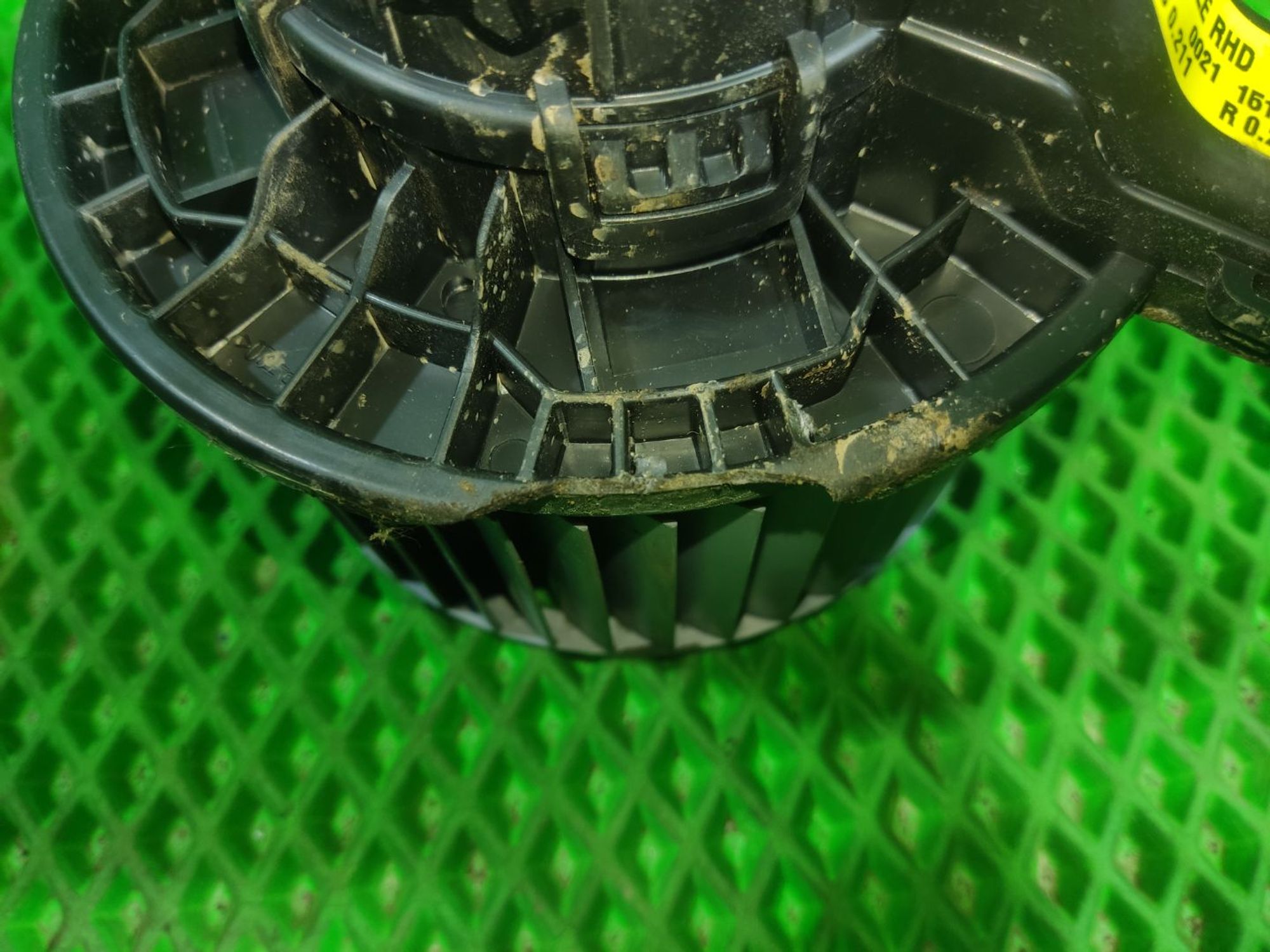 https://ycs.partsauto.market/partsauto-images/thmbs/userImages/a2d258a61cc08549ac0329b7373022c0/part/64171aa5-41ef-4cdc-8e54-73b15185020b_1776085052369.jpg