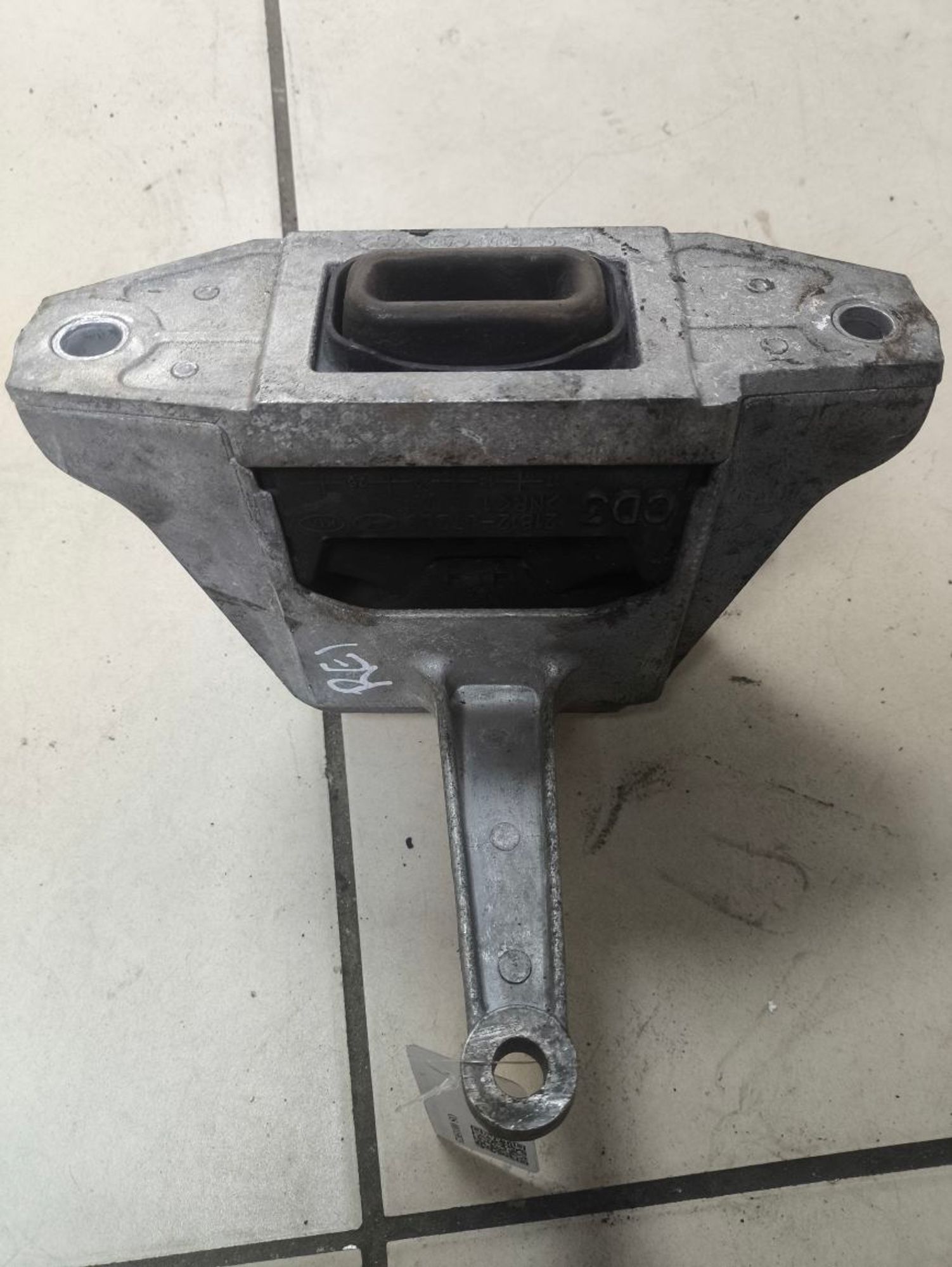 https://ycs.partsauto.market/partsauto-images/thmbs/userImages/a2d258a61cc08549ac0329b7373022c0/part/64c91514-6f97-414a-93db-a022810bdc1e_1787148894741.jpg