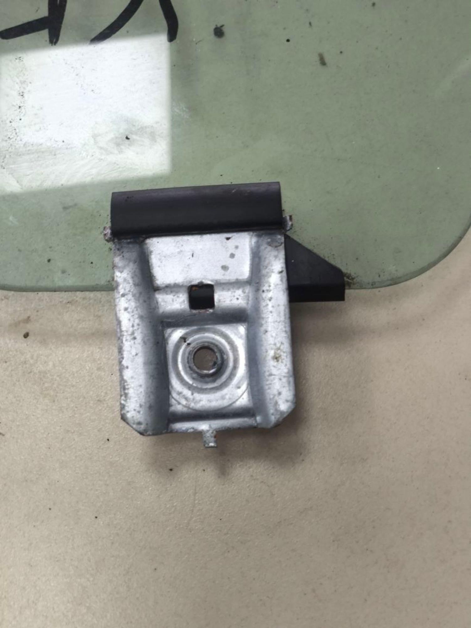 https://ycs.partsauto.market/partsauto-images/thmbs/userImages/a2d258a61cc08549ac0329b7373022c0/part/68ad221b-f652-4b5d-ba8f-03fb2dc306d3_1784903137842.jpg