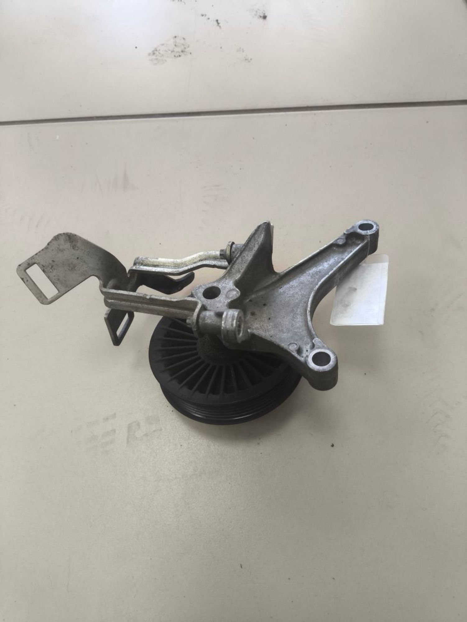 https://ycs.partsauto.market/partsauto-images/thmbs/userImages/a2d258a61cc08549ac0329b7373022c0/part/6940293f-a5c9-4c1e-a21c-539078b50712_1786775919218.jpg