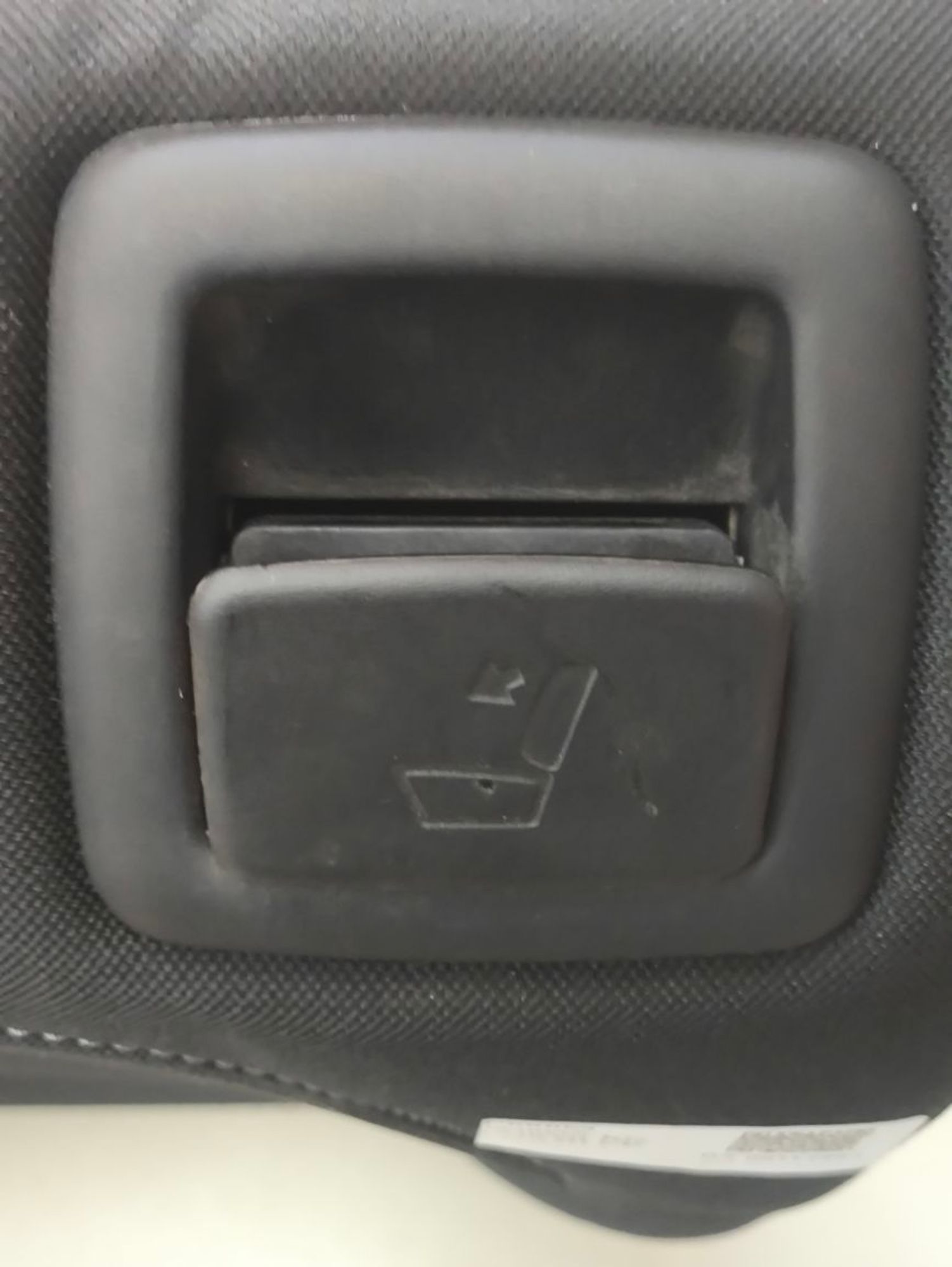 https://ycs.partsauto.market/partsauto-images/thmbs/userImages/a2d258a61cc08549ac0329b7373022c0/part/69a4ae8a-582e-4330-a9e5-64cf8d9879d3_1783495225892.jpg