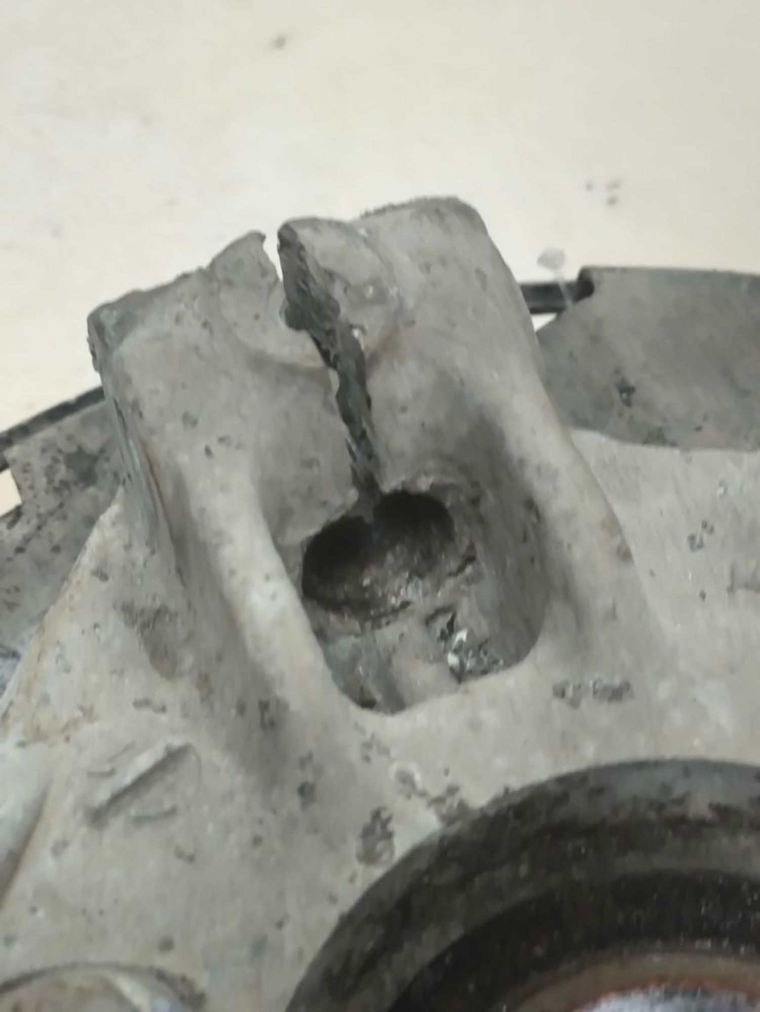 https://ycs.partsauto.market/partsauto-images/thmbs/userImages/a2d258a61cc08549ac0329b7373022c0/part/6c8a097c-6d62-4a75-a1f6-9a37f73dff7a_1787231936430.jpg