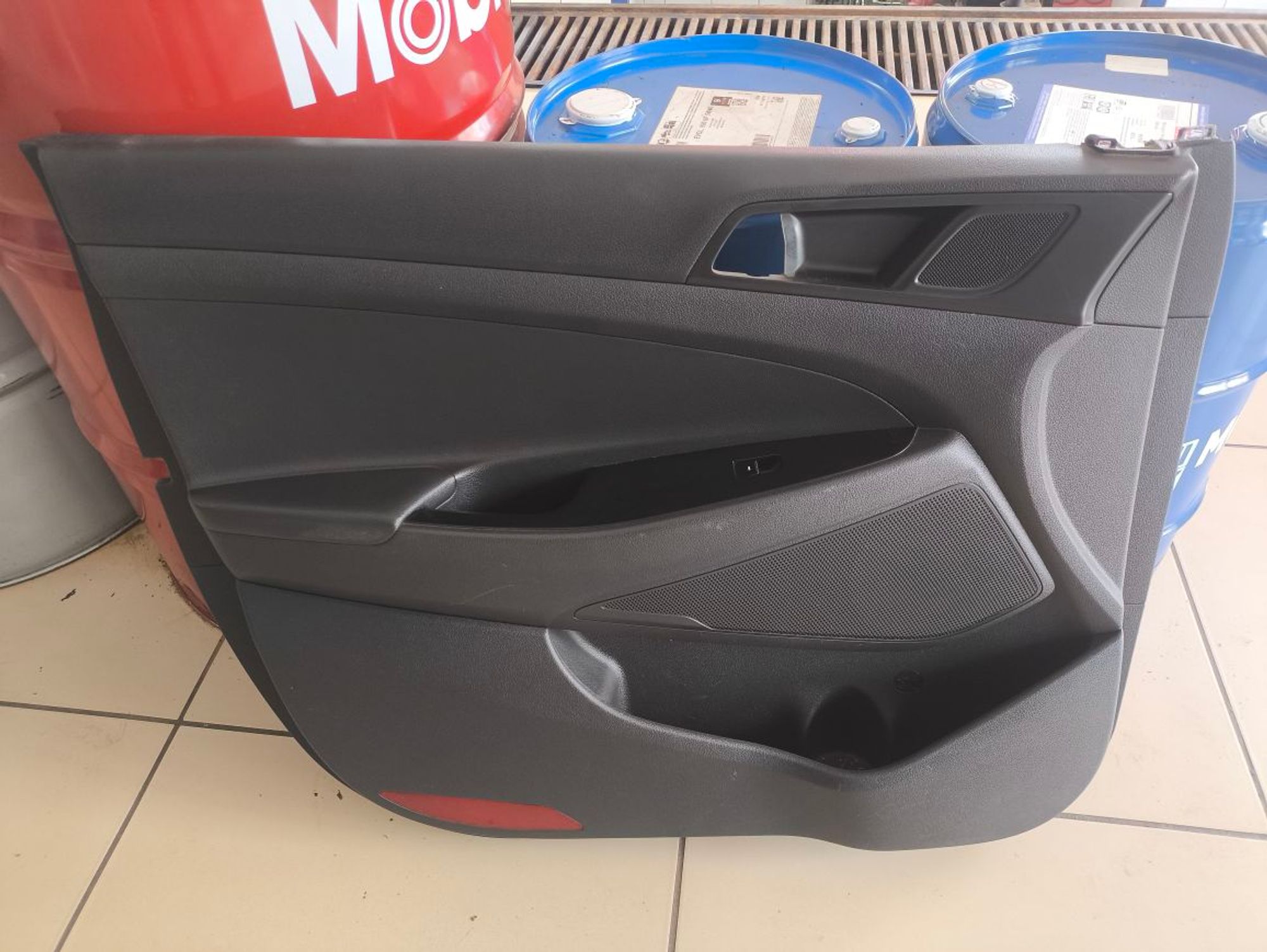 Обшивка двери передней левой Hyundai Tucson III TL, 4000 рублей, Тамбов
