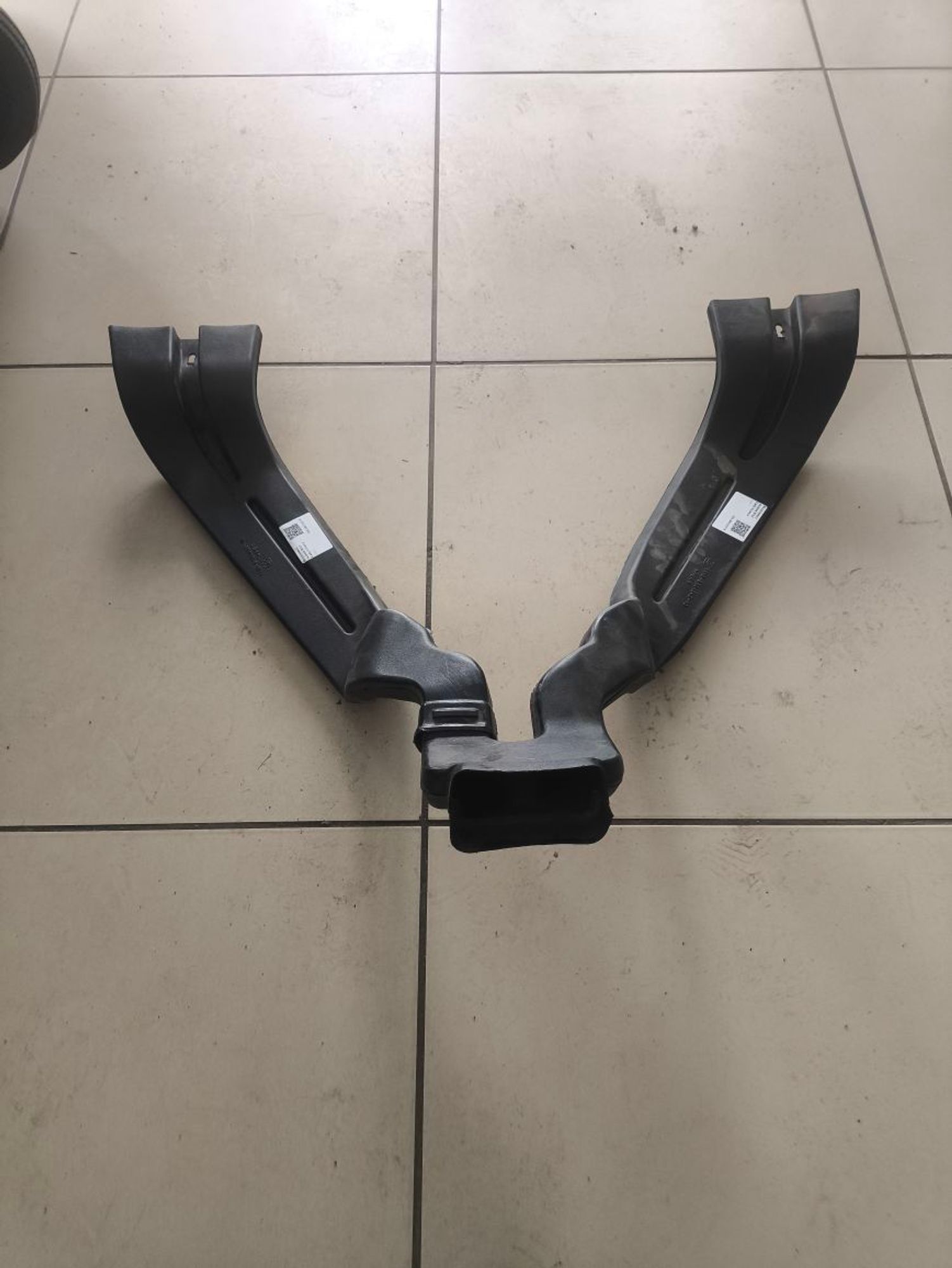 https://ycs.partsauto.market/partsauto-images/thmbs/userImages/a2d258a61cc08549ac0329b7373022c0/part/6f344093-3e43-4774-8fda-0800fc4e0ba7_1785483038319.jpg