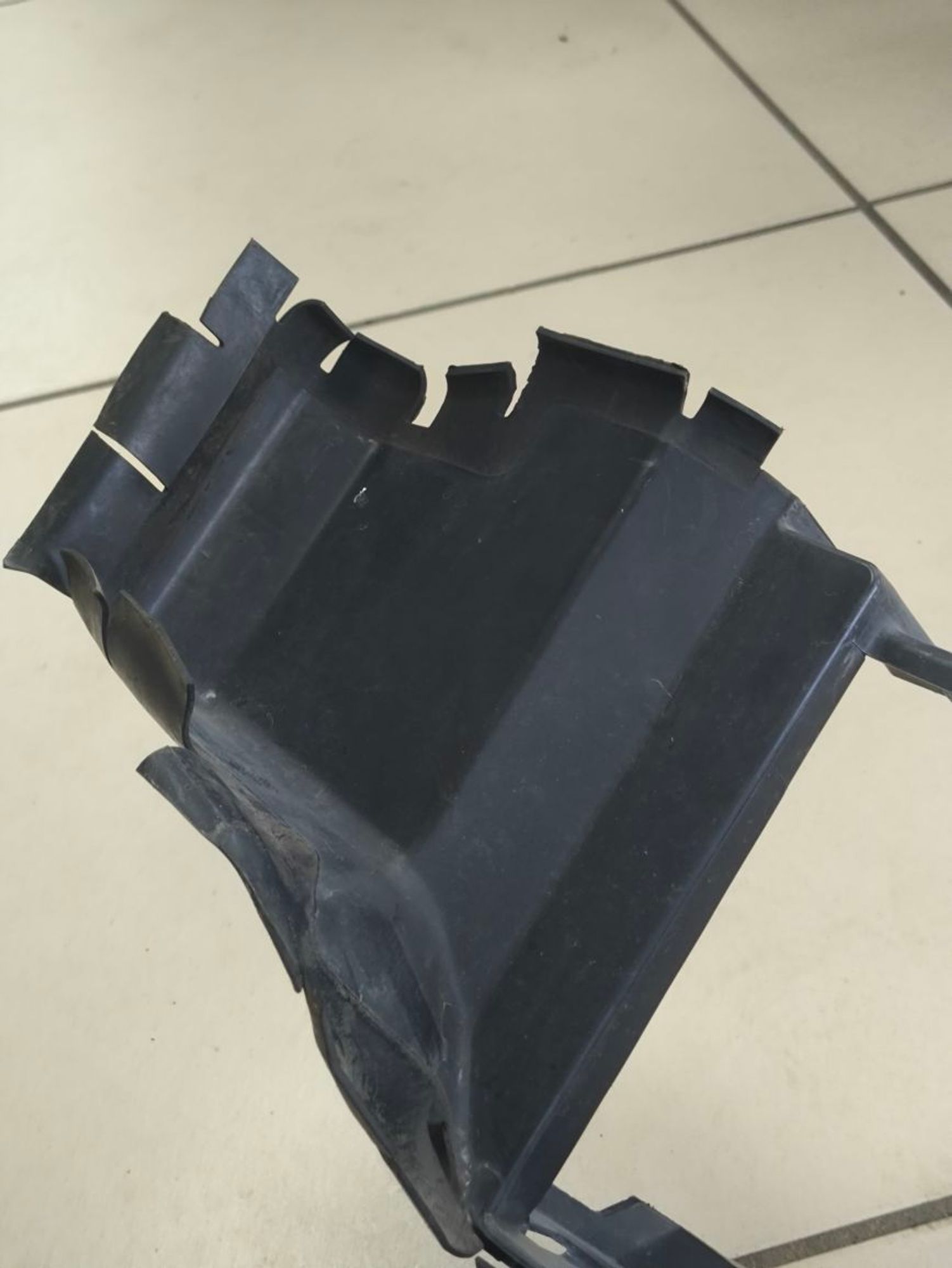 https://ycs.partsauto.market/partsauto-images/thmbs/userImages/a2d258a61cc08549ac0329b7373022c0/part/70b1b0cb-2278-4246-9c57-42a44bc38220_1782311983040.jpg