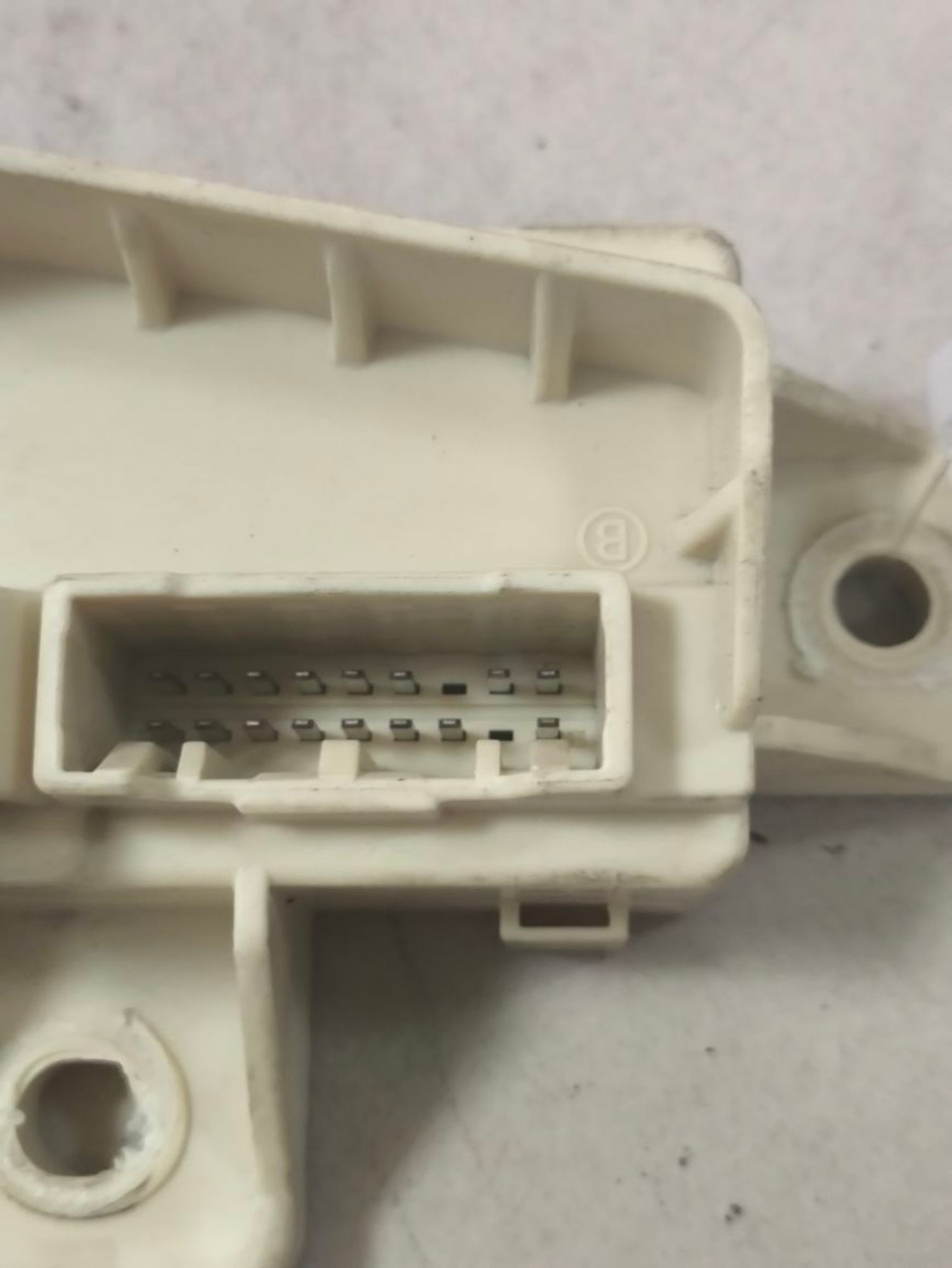 https://ycs.partsauto.market/partsauto-images/thmbs/userImages/a2d258a61cc08549ac0329b7373022c0/part/71bb2378-bbda-4c88-a5b2-2d14cb5a9b9b_1787126900007.jpg