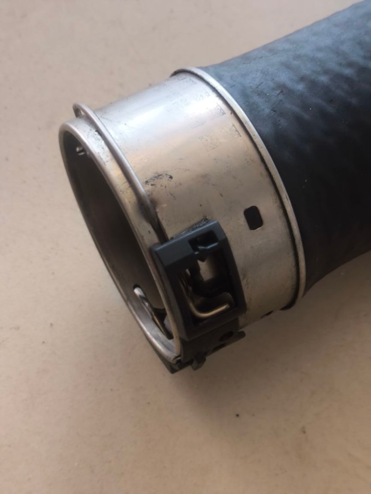 https://ycs.partsauto.market/partsauto-images/thmbs/userImages/a2d258a61cc08549ac0329b7373022c0/part/7363d8cf-c3b2-44af-85cf-98fa02144633_1785998805511.jpg