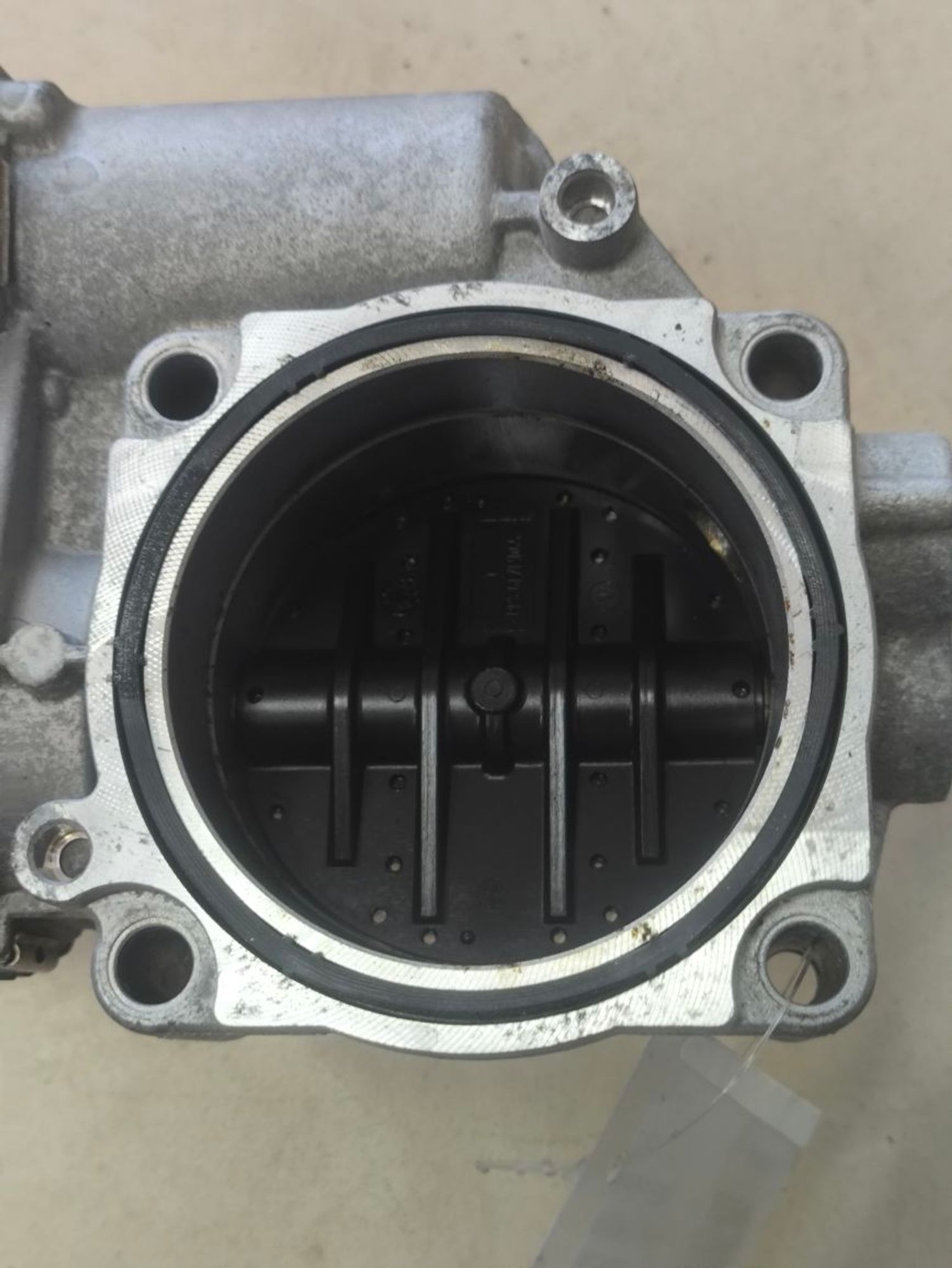 https://ycs.partsauto.market/partsauto-images/thmbs/userImages/a2d258a61cc08549ac0329b7373022c0/part/7403f181-0ff1-4c0f-b9db-bd8f6853d60d_1786018223732.jpg