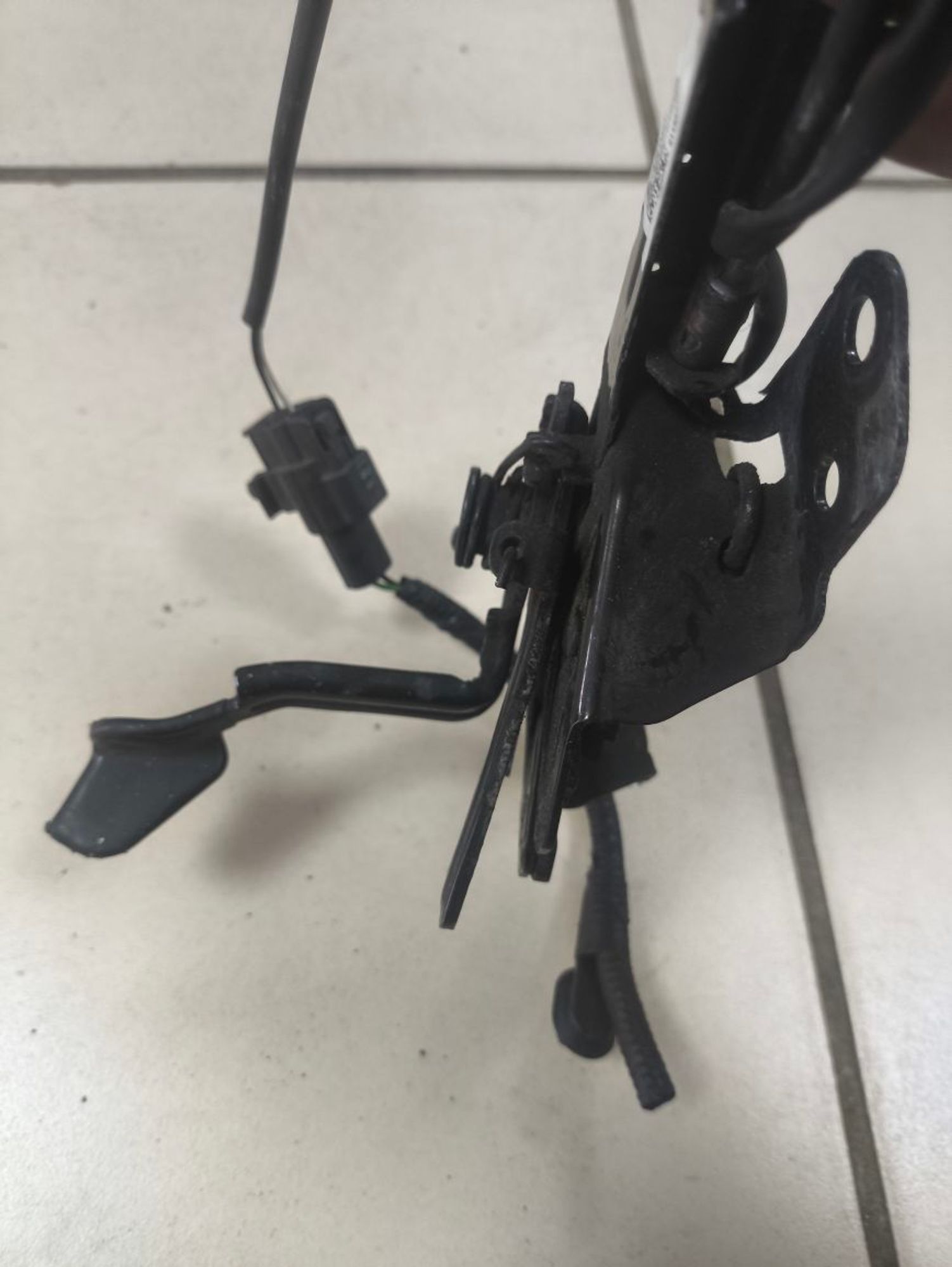 https://ycs.partsauto.market/partsauto-images/thmbs/userImages/a2d258a61cc08549ac0329b7373022c0/part/74e8769e-917f-4f32-ba22-376195ffb2ef_1781695107151.jpg