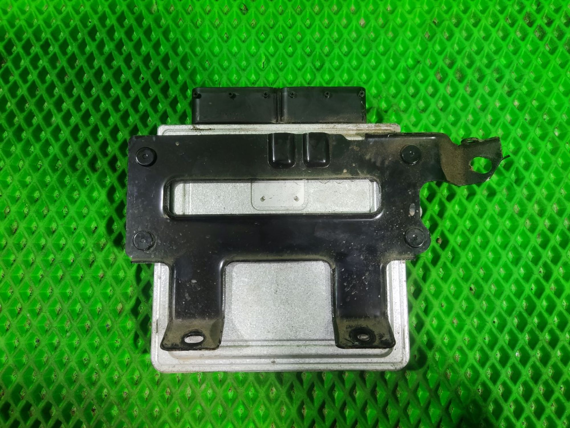 https://ycs.partsauto.market/partsauto-images/thmbs/userImages/a2d258a61cc08549ac0329b7373022c0/part/7547f364-11b6-46bc-af25-6c98a44e795e_1776147798857.jpg