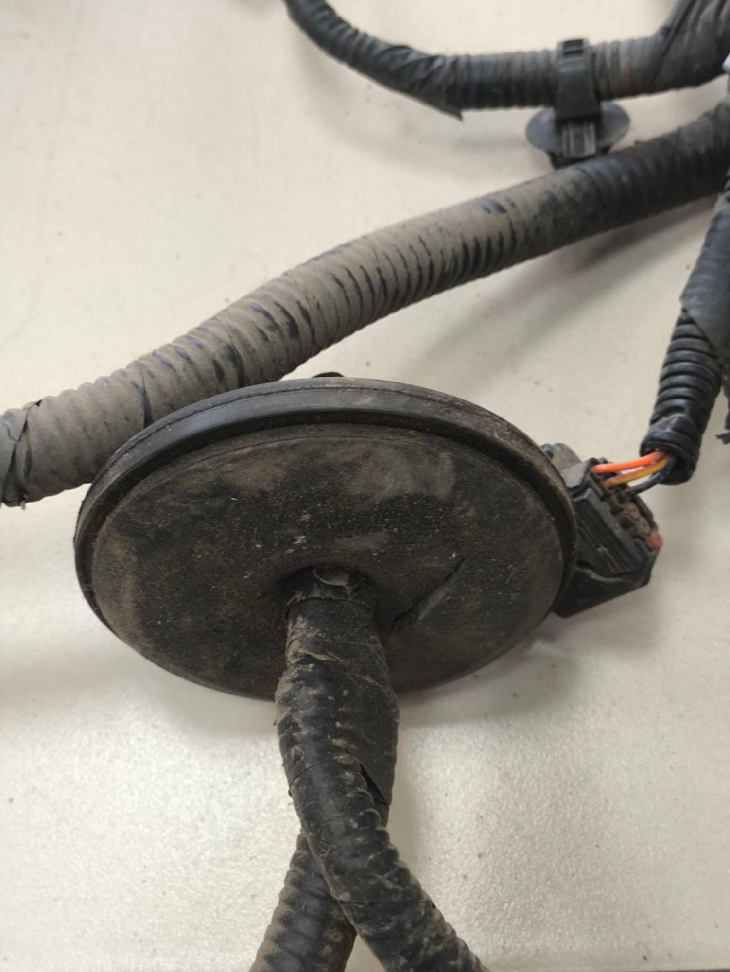 https://ycs.partsauto.market/partsauto-images/thmbs/userImages/a2d258a61cc08549ac0329b7373022c0/part/7ab000f2-c4c6-4728-89e5-3e5cf0018a58_1782398862243.jpg