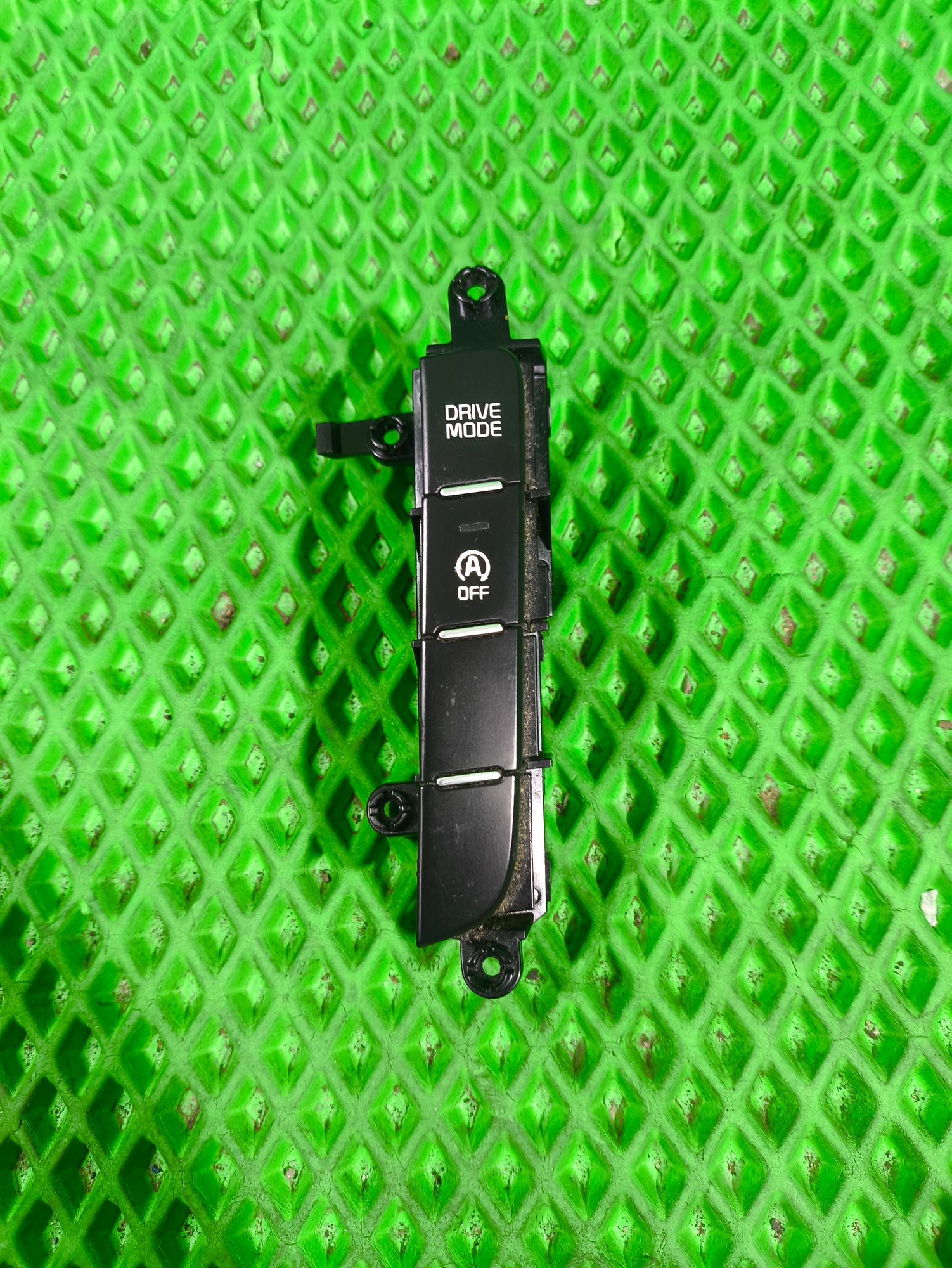 https://ycs.partsauto.market/partsauto-images/thmbs/userImages/a2d258a61cc08549ac0329b7373022c0/part/7cb5525a-3e1c-424e-b50a-8c54158f78ea_1776090078920.jpg