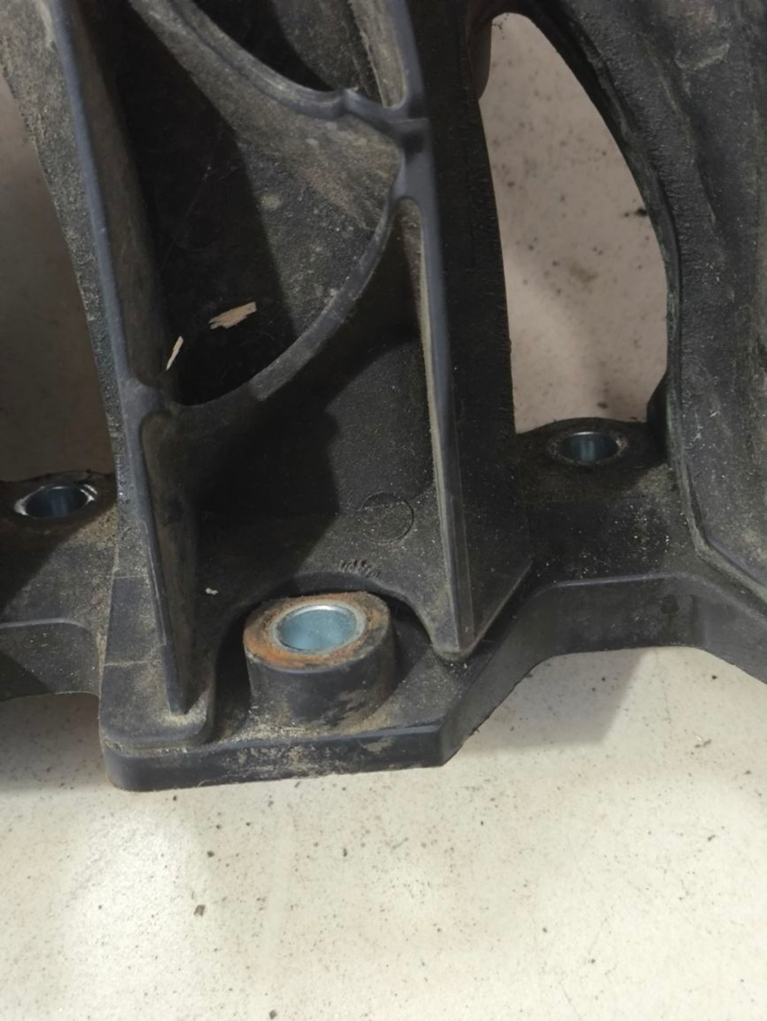 https://ycs.partsauto.market/partsauto-images/thmbs/userImages/a2d258a61cc08549ac0329b7373022c0/part/7def013a-6dbe-4d26-bc72-0974161e78f1_1782139965837.jpg