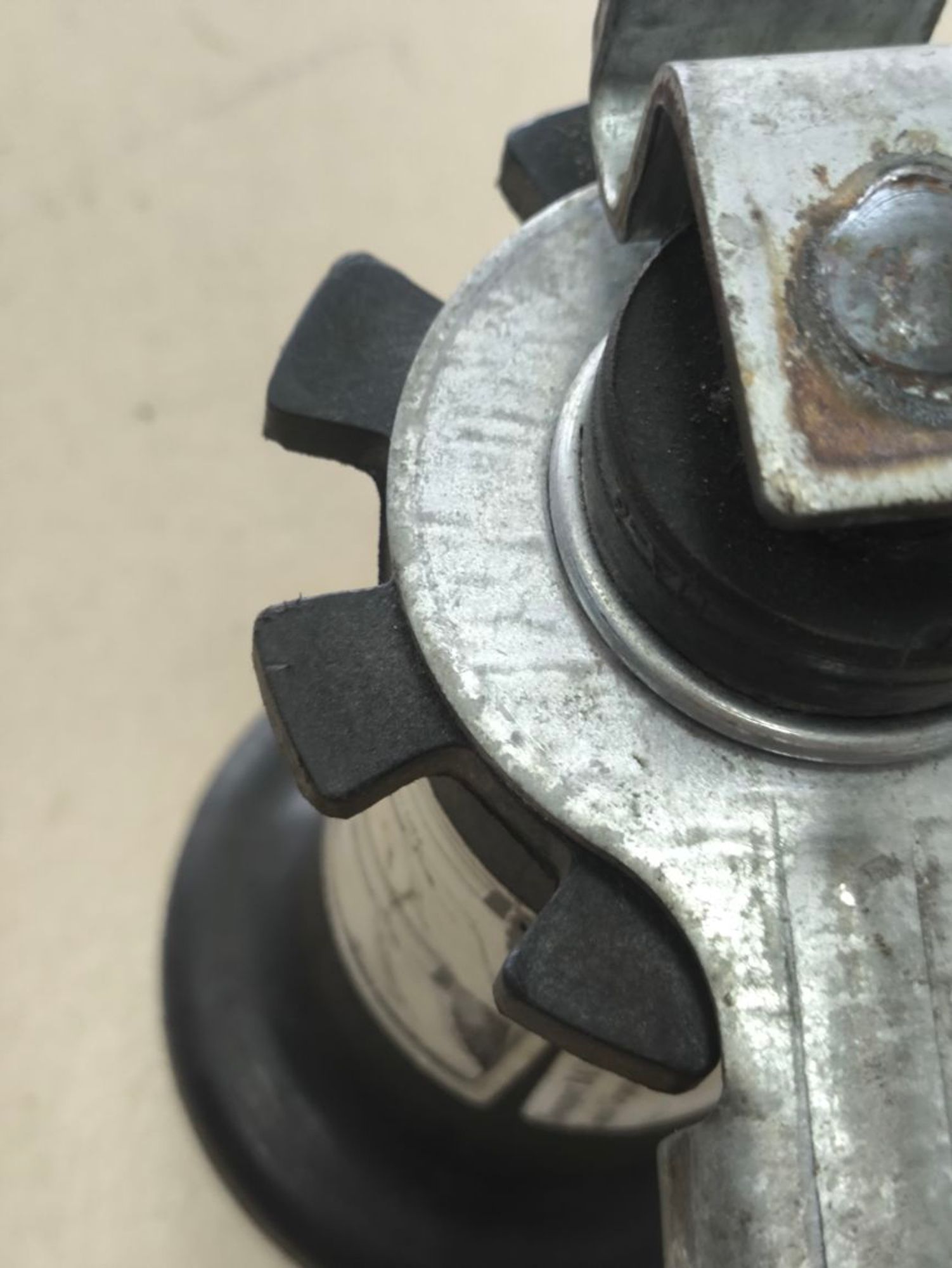 https://ycs.partsauto.market/partsauto-images/thmbs/userImages/a2d258a61cc08549ac0329b7373022c0/part/8409d4e6-efbb-484a-9577-f8dab92063b5_1784807754941.jpg