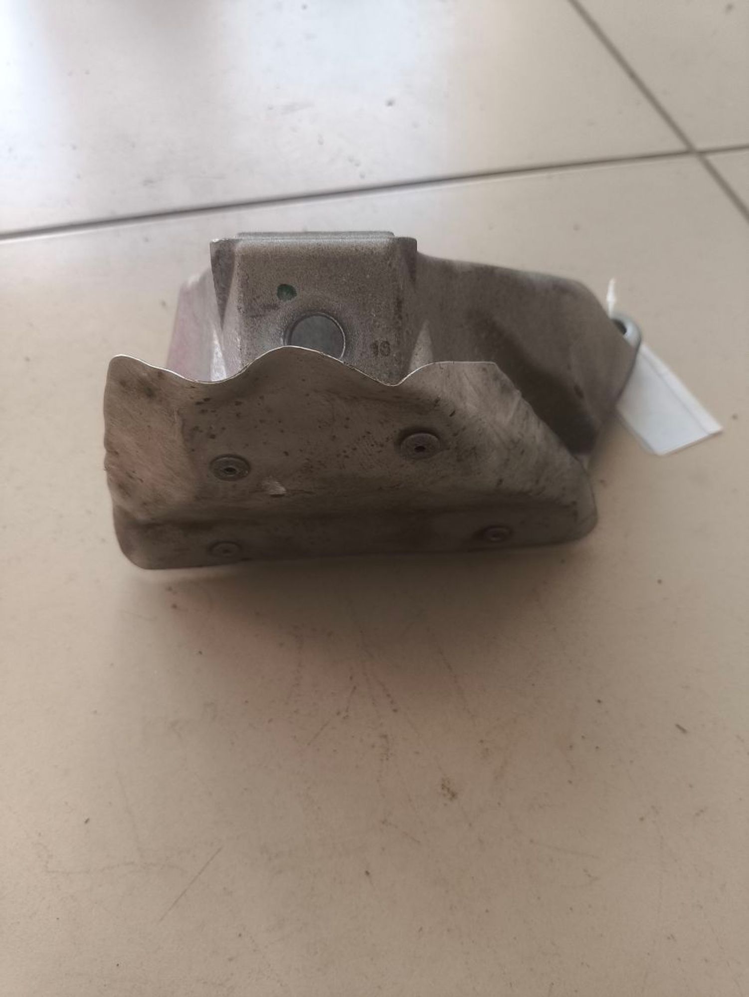 https://ycs.partsauto.market/partsauto-images/thmbs/userImages/a2d258a61cc08549ac0329b7373022c0/part/85c15b64-0f65-47ee-a14d-017a93f9319c_1785997021151.jpg