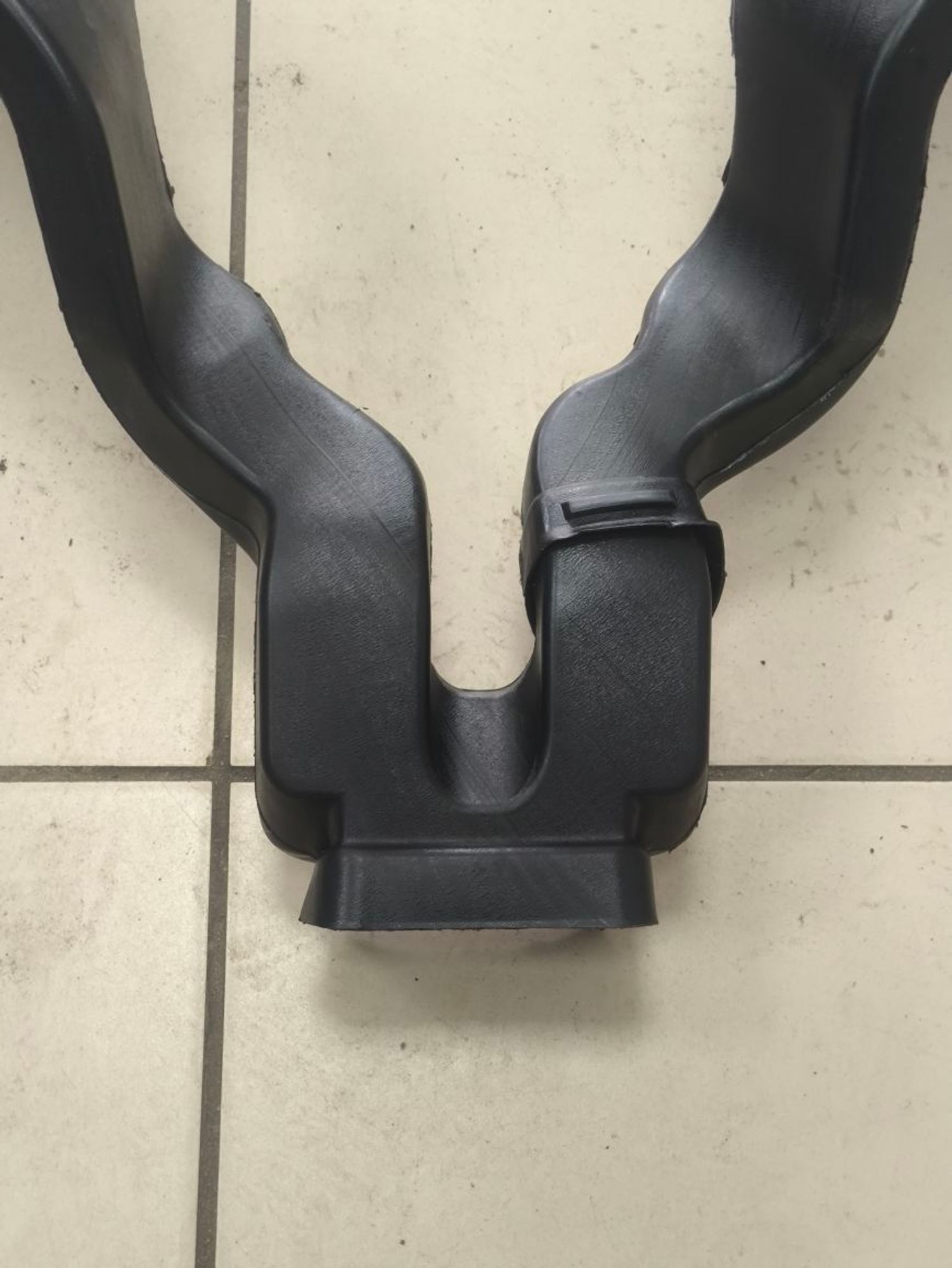 https://ycs.partsauto.market/partsauto-images/thmbs/userImages/a2d258a61cc08549ac0329b7373022c0/part/86d775a0-2812-4b72-929e-6968fce2d67b_1785483047302.jpg