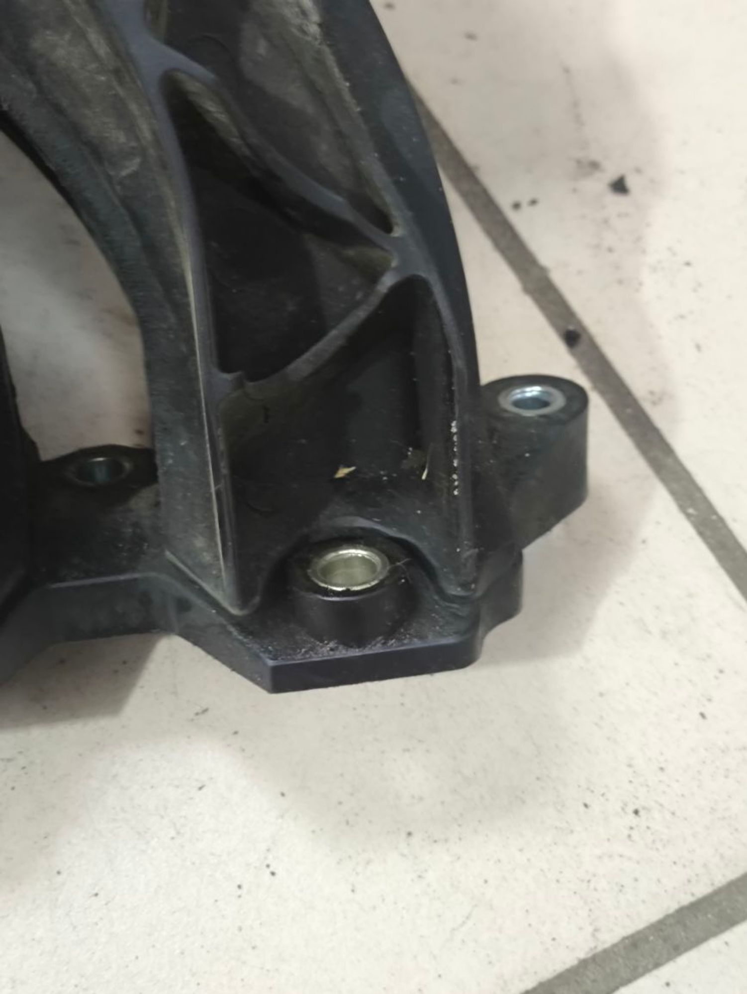 https://ycs.partsauto.market/partsauto-images/thmbs/userImages/a2d258a61cc08549ac0329b7373022c0/part/8810fc69-2986-4aae-8c8e-7d45b47e2132_1782139968243.jpg