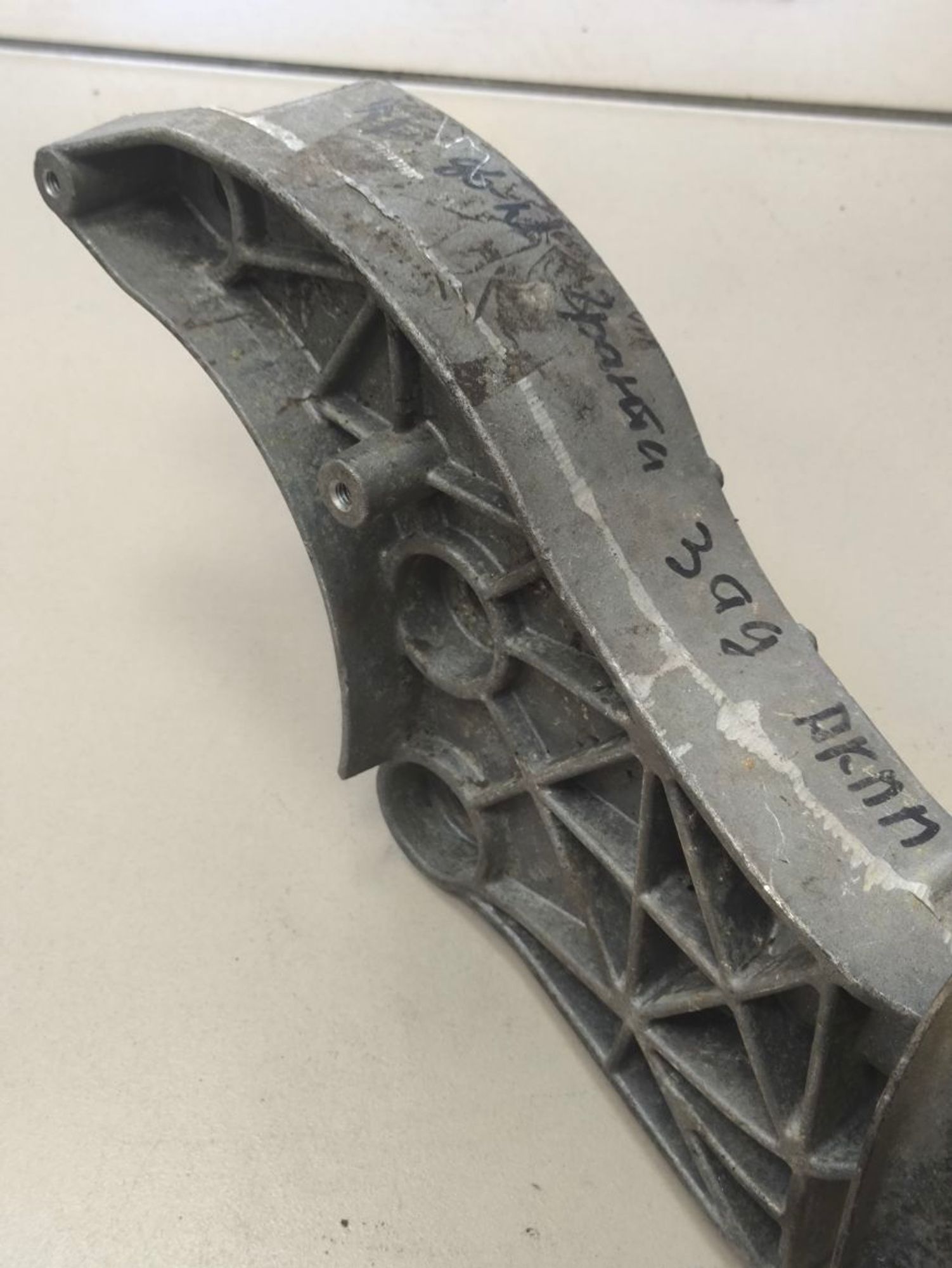 https://ycs.partsauto.market/partsauto-images/thmbs/userImages/a2d258a61cc08549ac0329b7373022c0/part/88273674-062d-4fb0-b66c-3f3e73ef97e4_1787133889732.jpg