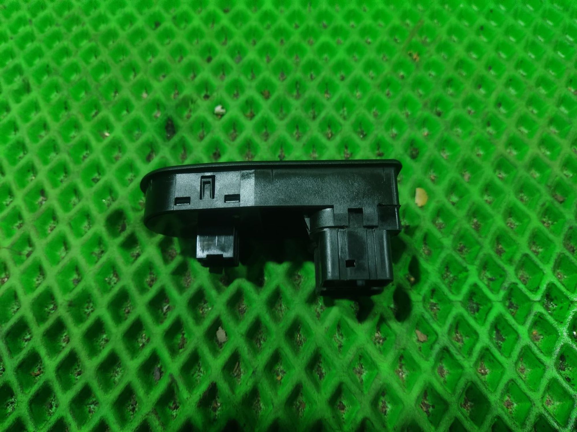 https://ycs.partsauto.market/partsauto-images/thmbs/userImages/a2d258a61cc08549ac0329b7373022c0/part/887b8f3b-d525-481b-a258-94fea4364b18_1771491154651.jpg