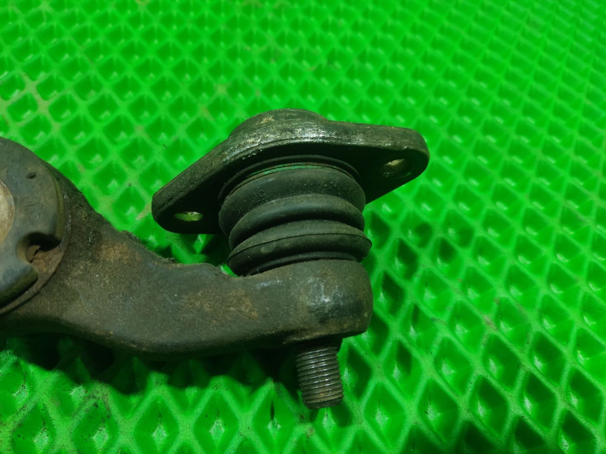 Рычаг подвески левый Lada Granta Liftback, 700 рублей, Тамбов