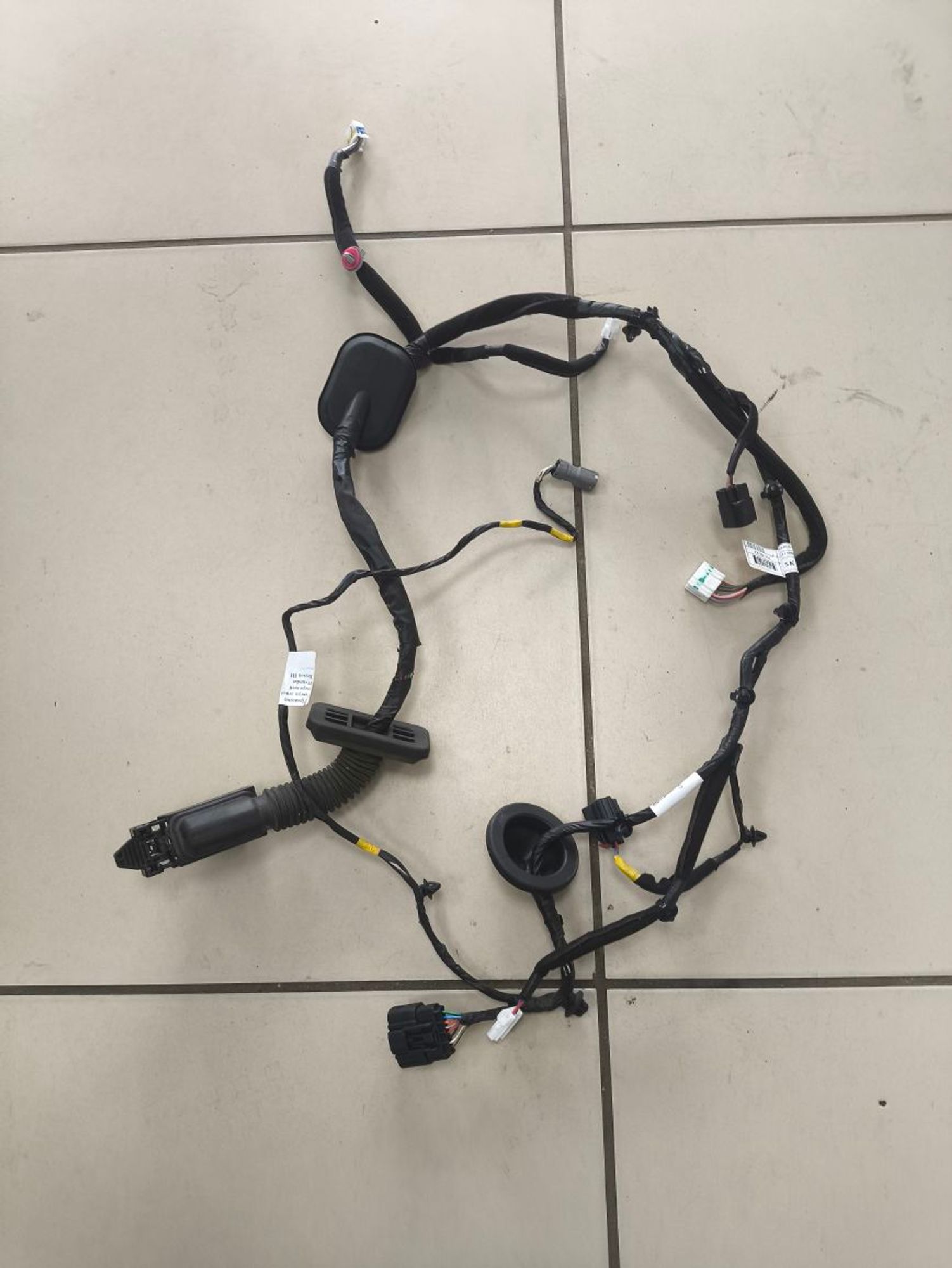 https://ycs.partsauto.market/partsauto-images/thmbs/userImages/a2d258a61cc08549ac0329b7373022c0/part/898c7fa9-8c81-41ba-83c4-57ca84e1d3af_1784804427283.jpg