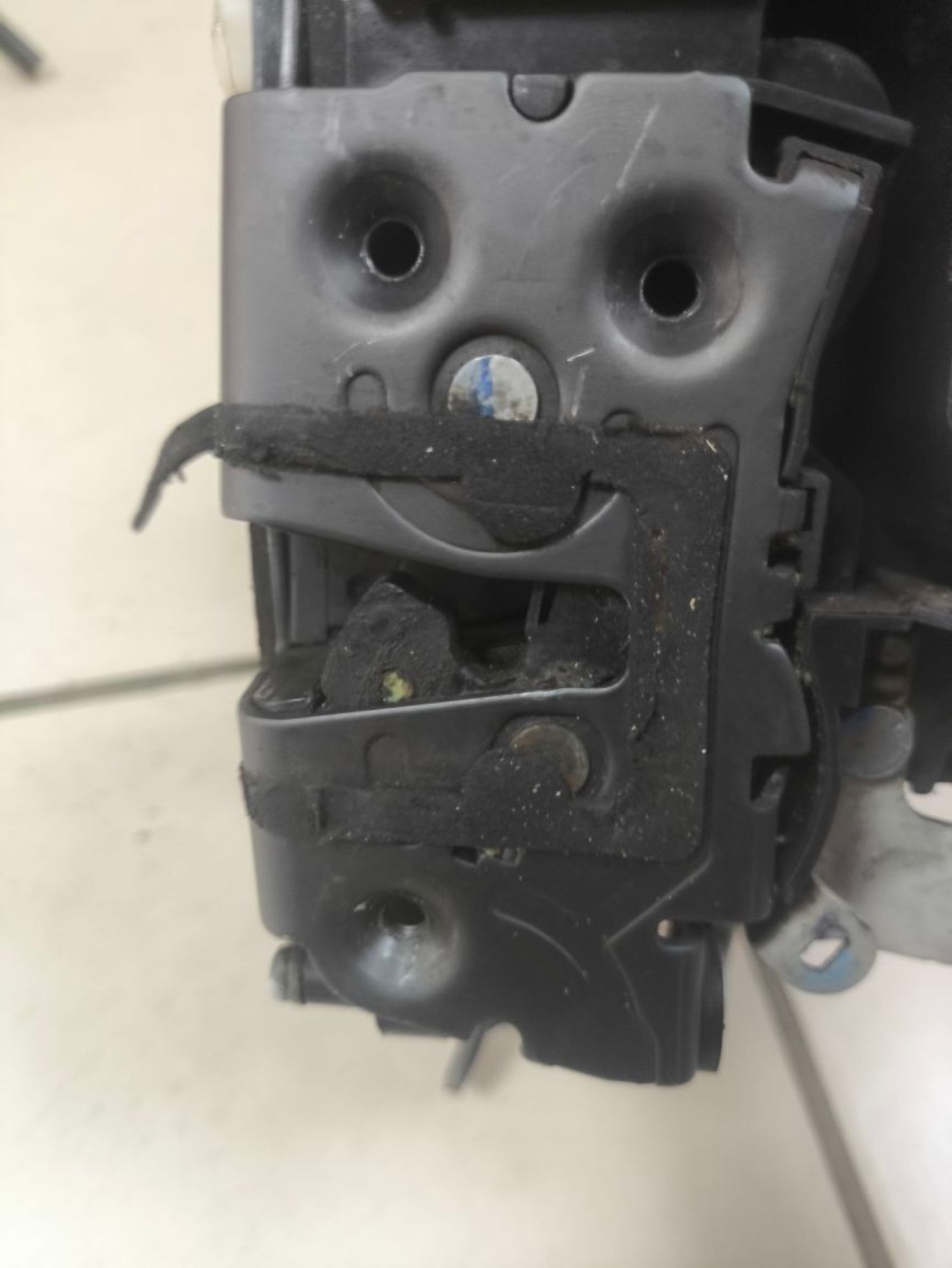 https://ycs.partsauto.market/partsauto-images/thmbs/userImages/a2d258a61cc08549ac0329b7373022c0/part/8a0f5e1a-27f0-4371-a1ac-ee1d501a28b1_1781698346219.jpg