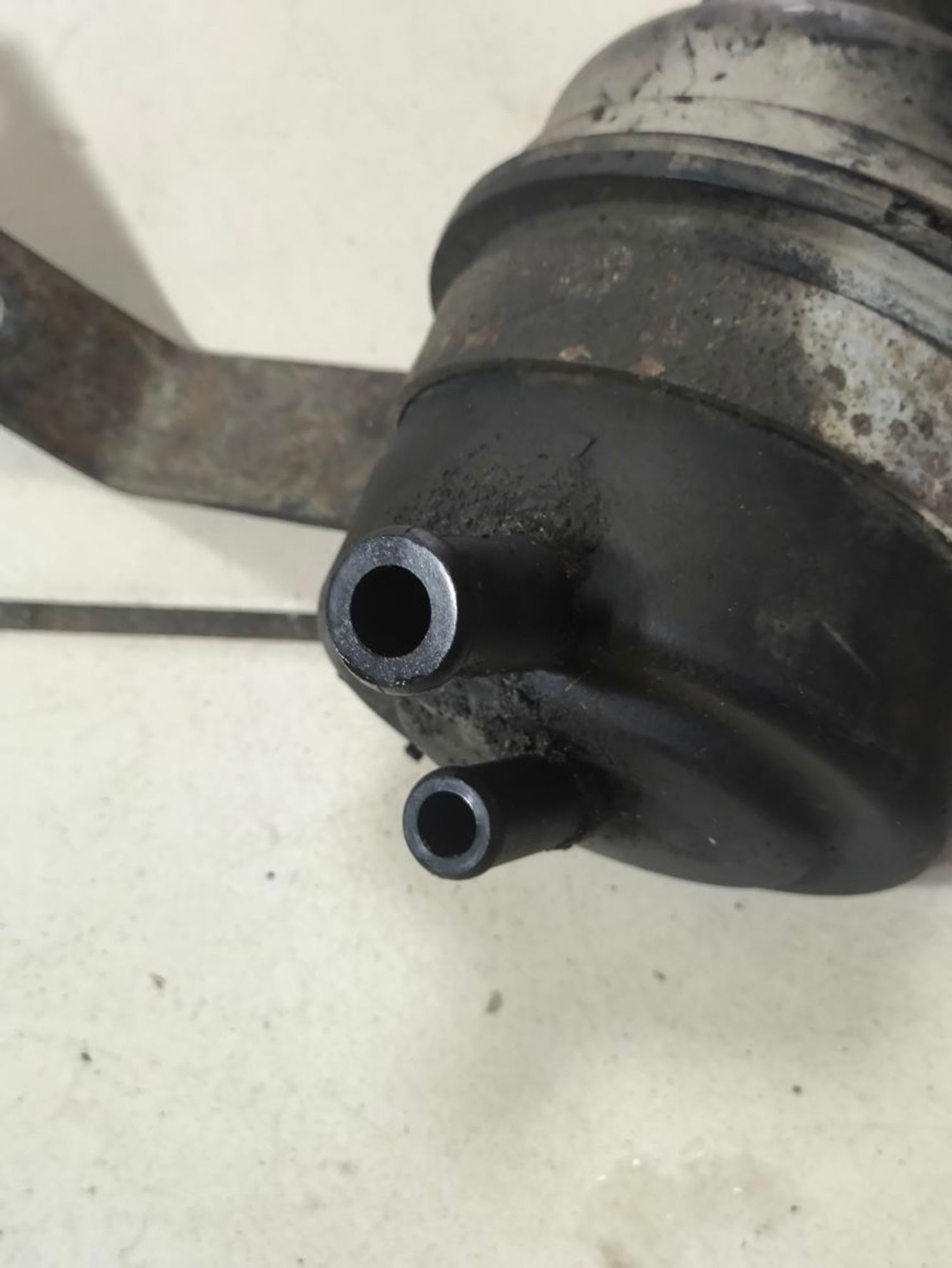 https://ycs.partsauto.market/partsauto-images/thmbs/userImages/a2d258a61cc08549ac0329b7373022c0/part/8c388336-0105-4dda-912f-6b29284ccd5a_1783412618355.jpg