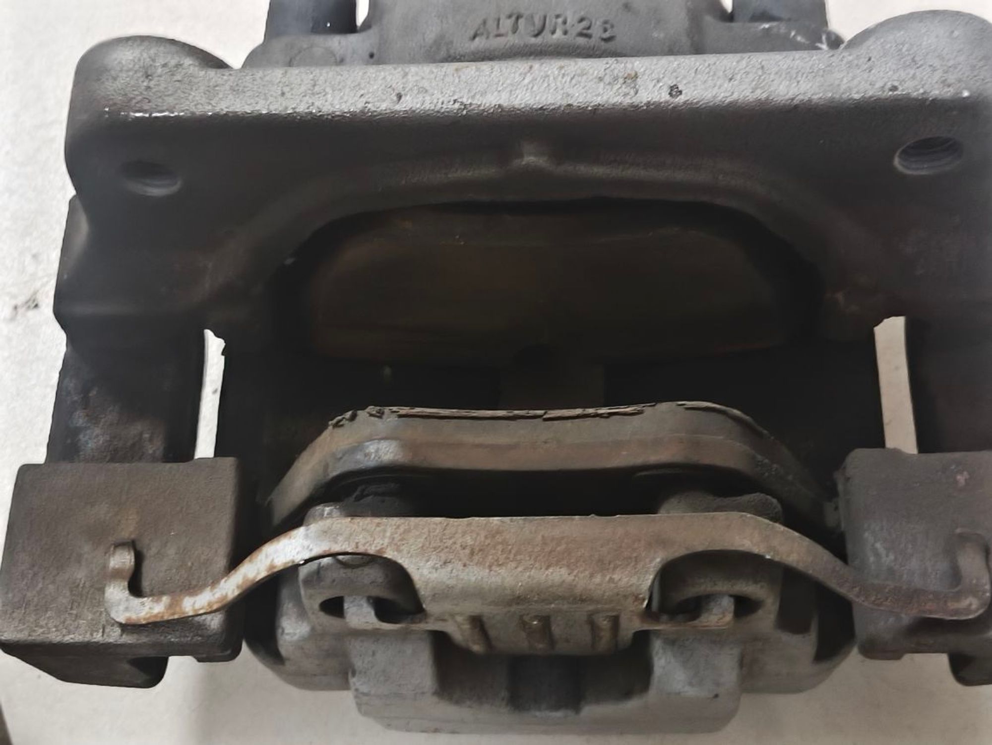 https://ycs.partsauto.market/partsauto-images/thmbs/userImages/a2d258a61cc08549ac0329b7373022c0/part/8e871444-b408-4f2f-b78a-16e5efd4aac6_1787235951296.jpg
