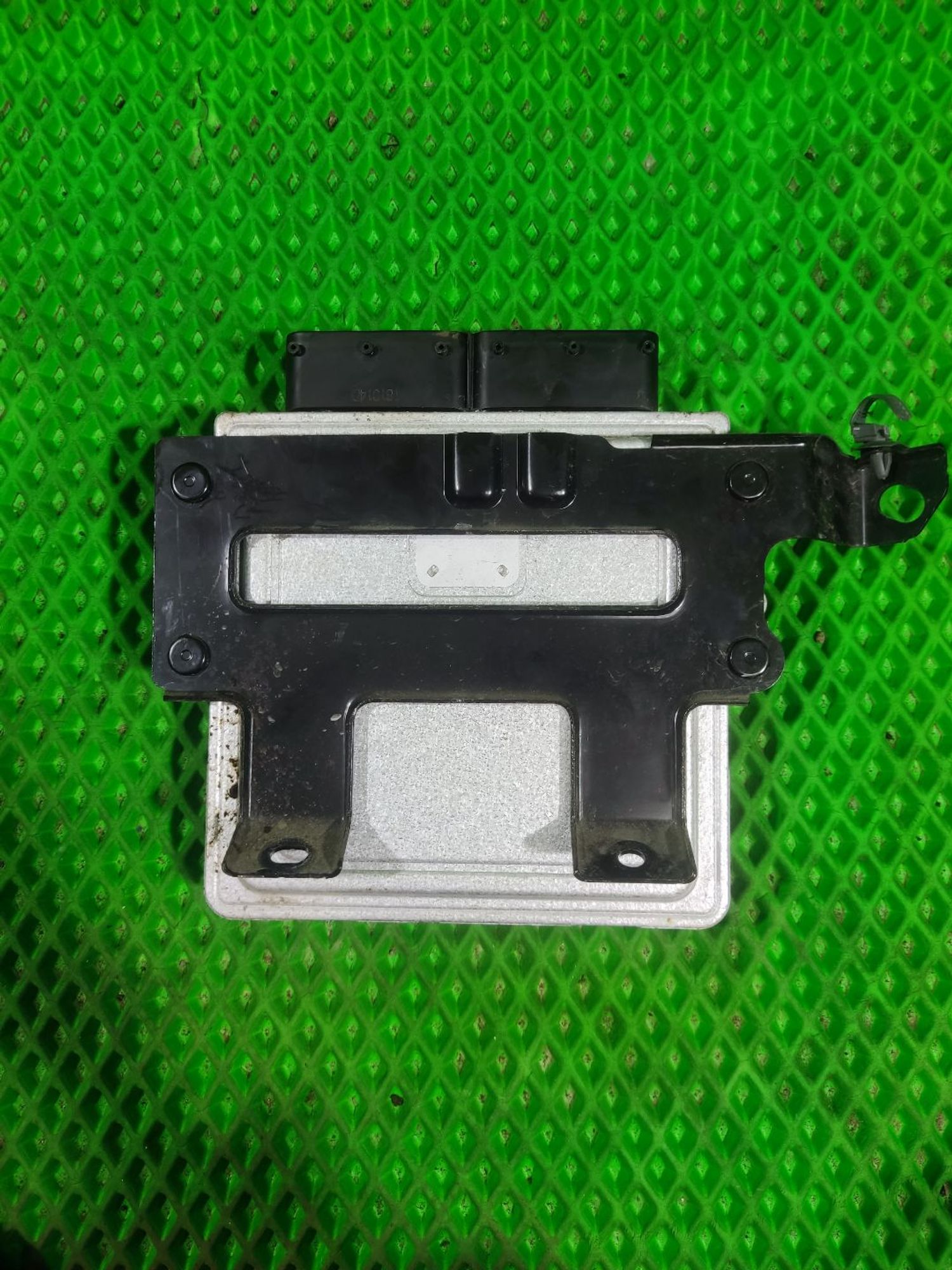 https://ycs.partsauto.market/partsauto-images/thmbs/userImages/a2d258a61cc08549ac0329b7373022c0/part/8f806801-9a24-4828-9483-b1c68960db2c_1776147504014.jpg
