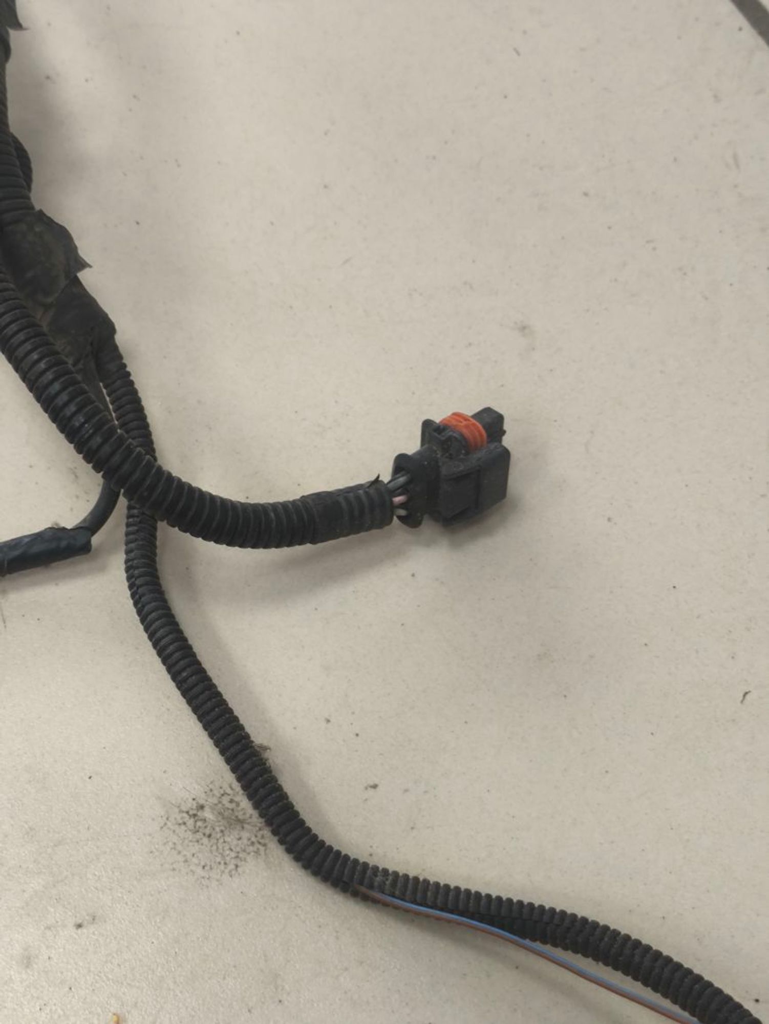 https://ycs.partsauto.market/partsauto-images/thmbs/userImages/a2d258a61cc08549ac0329b7373022c0/part/8f8e3c19-e83d-4d7e-94d0-a5f68b1efdeb_1785487751596.jpg