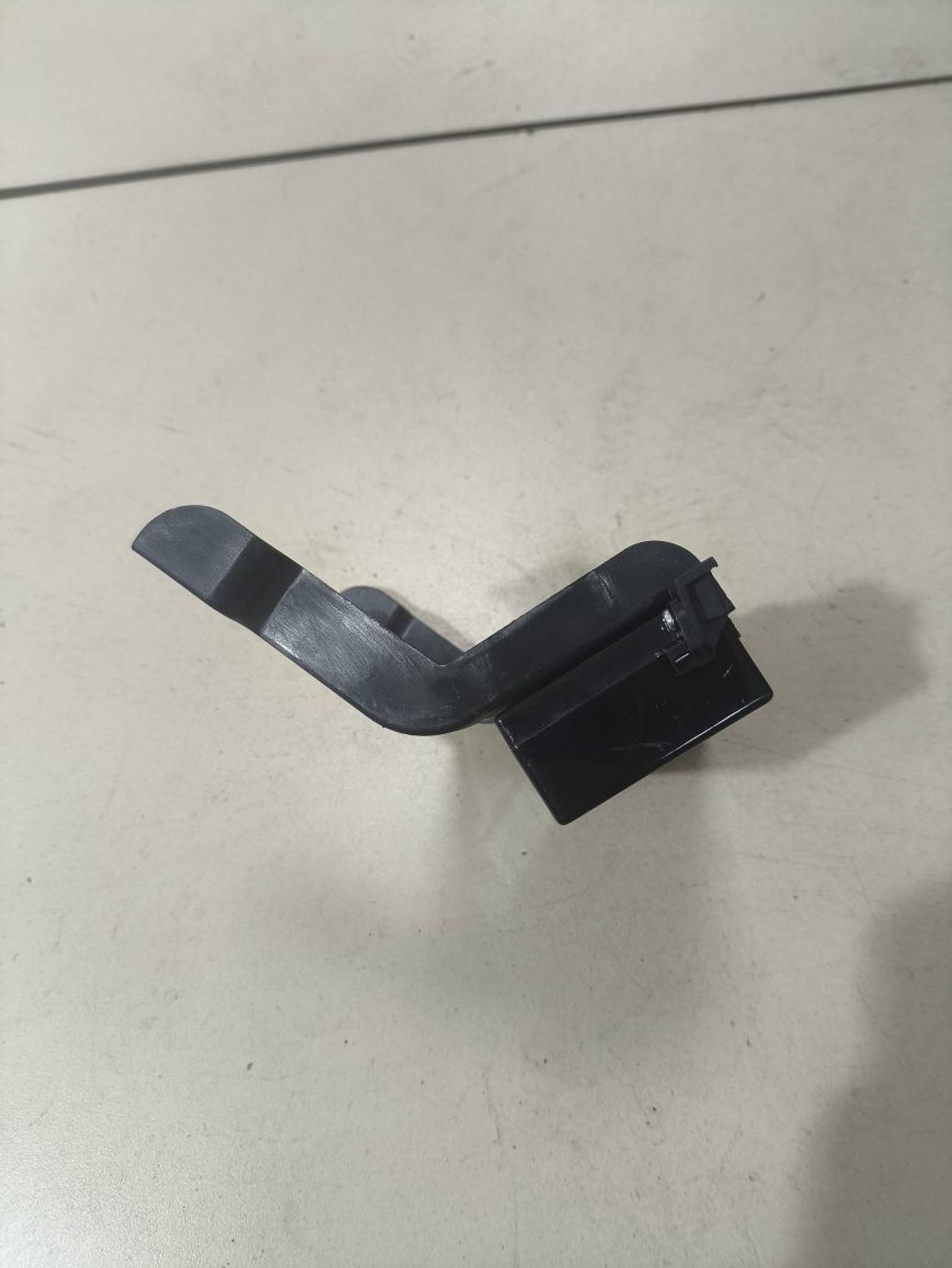 https://ycs.partsauto.market/partsauto-images/thmbs/userImages/a2d258a61cc08549ac0329b7373022c0/part/9183d8a2-8b96-453e-b965-19400d816fbb_1781102956515.jpg