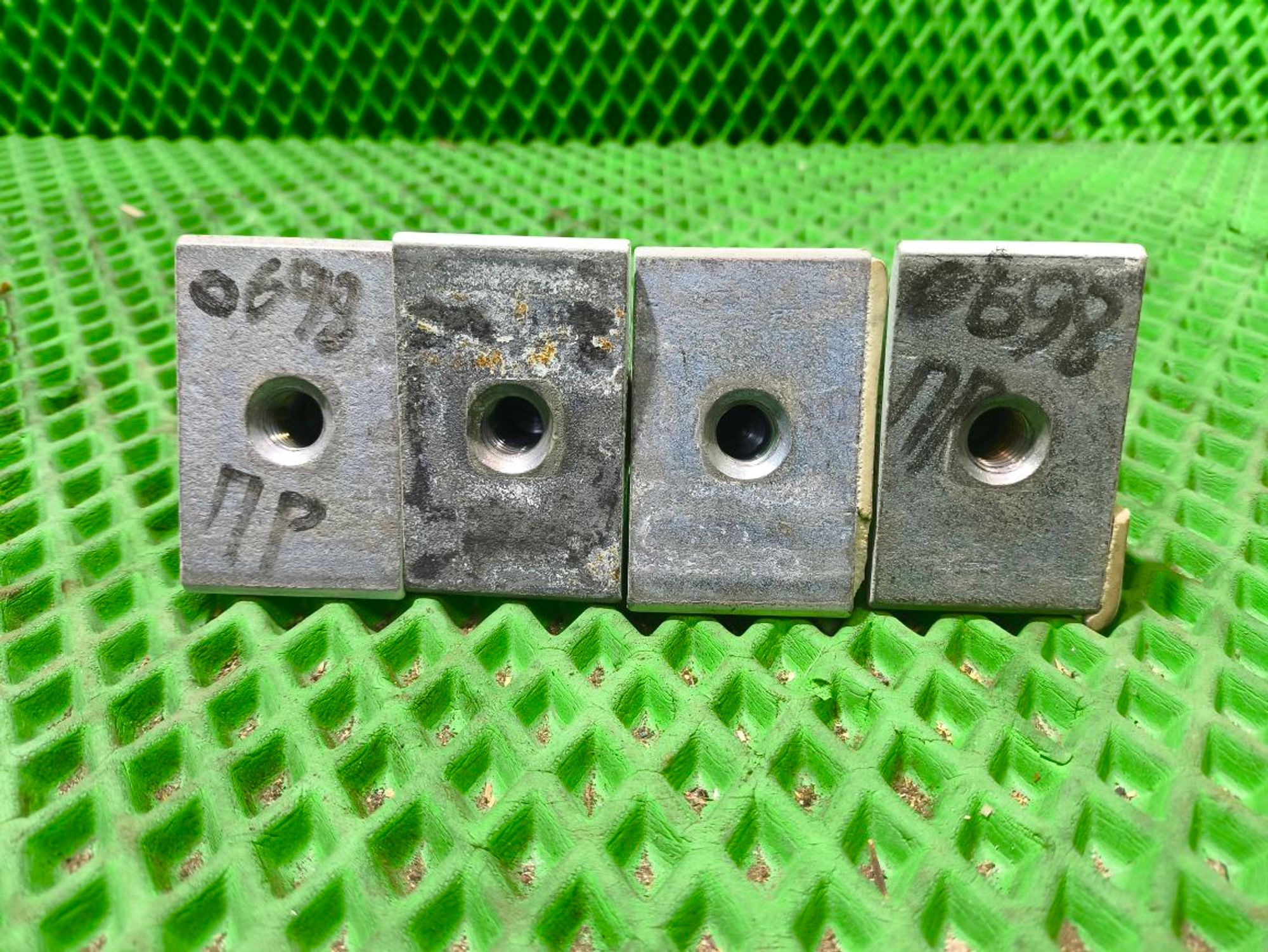https://ycs.partsauto.market/partsauto-images/thmbs/userImages/a2d258a61cc08549ac0329b7373022c0/part/91de7c34-c09c-4d89-880a-bc4ce2b90942_1777884365808.jpg