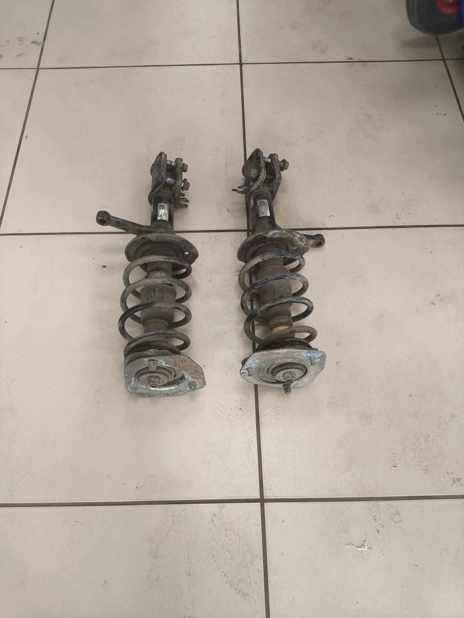 https://ycs.partsauto.market/partsauto-images/thmbs/userImages/a2d258a61cc08549ac0329b7373022c0/part/92902baf-969a-492c-af92-b5cdfabf23af_1783665998218.jpg