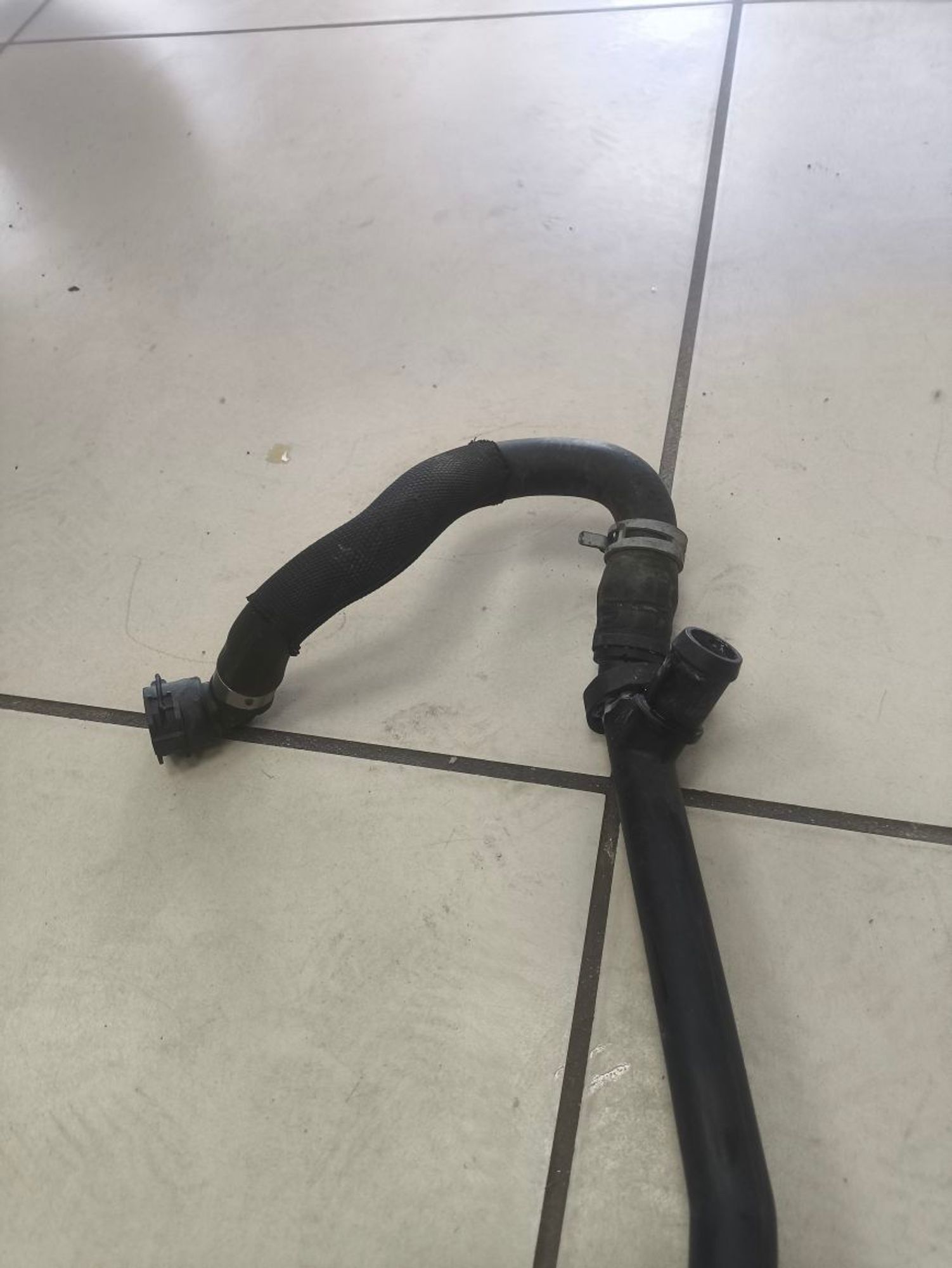 https://ycs.partsauto.market/partsauto-images/thmbs/userImages/a2d258a61cc08549ac0329b7373022c0/part/93f19b86-b894-44f6-82d1-e23e65d91424_1786021174912.jpg