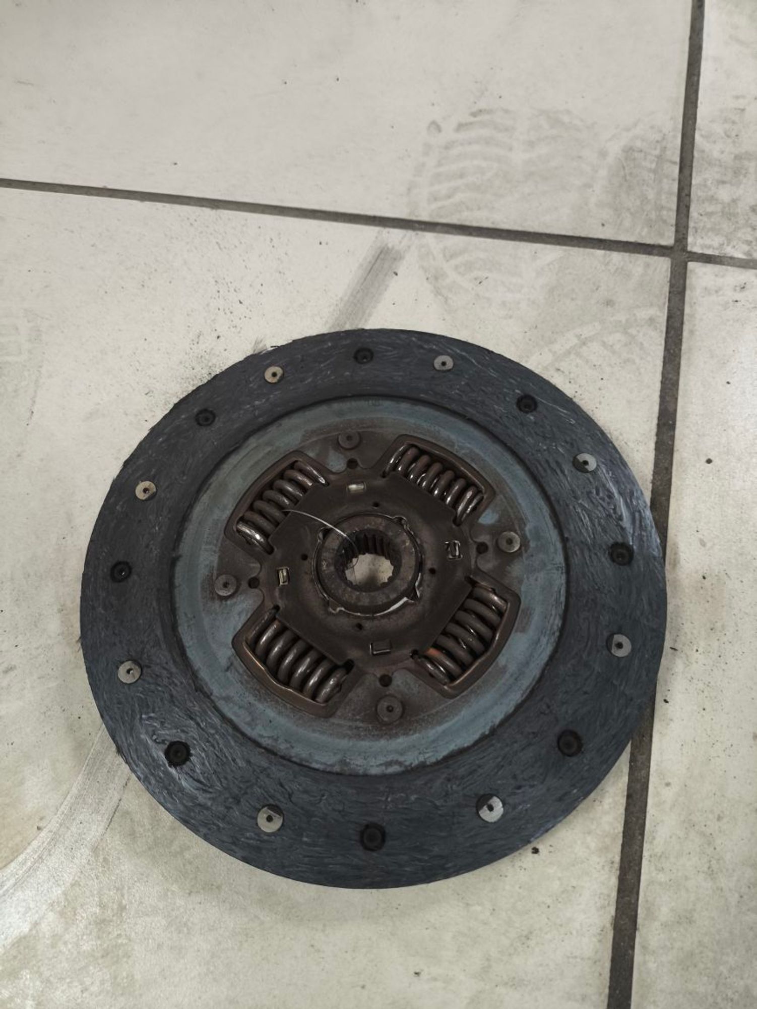 https://ycs.partsauto.market/partsauto-images/thmbs/userImages/a2d258a61cc08549ac0329b7373022c0/part/9487257d-82a4-43ef-992e-1263bfc7f695_1787053277663.jpg