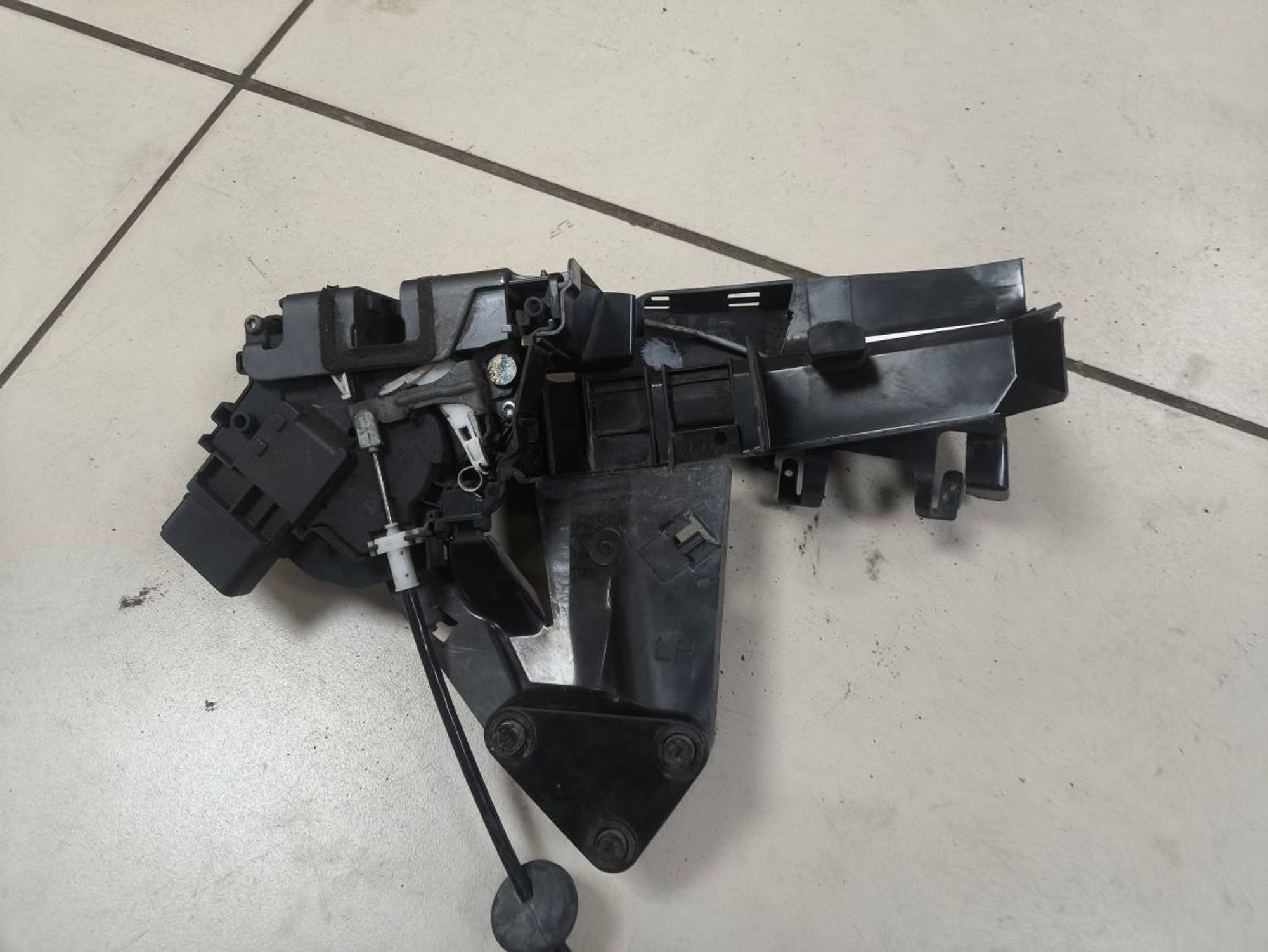 https://ycs.partsauto.market/partsauto-images/thmbs/userImages/a2d258a61cc08549ac0329b7373022c0/part/94d259f4-d905-4dde-86e6-dcad4254df31_1781703011528.jpg