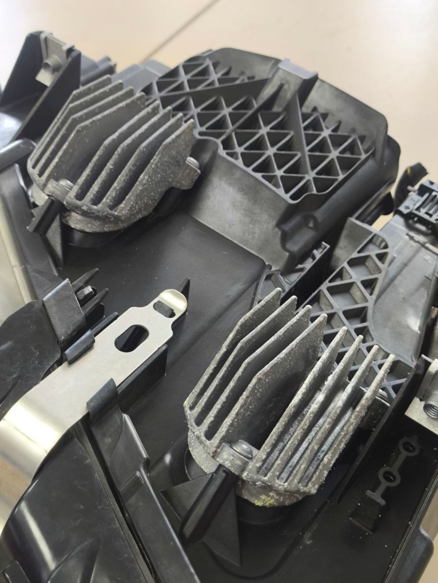 https://ycs.partsauto.market/partsauto-images/thmbs/userImages/a2d258a61cc08549ac0329b7373022c0/part/961fcb9c-7839-4bcb-909d-7c208b36fb78_1783418708677.jpg