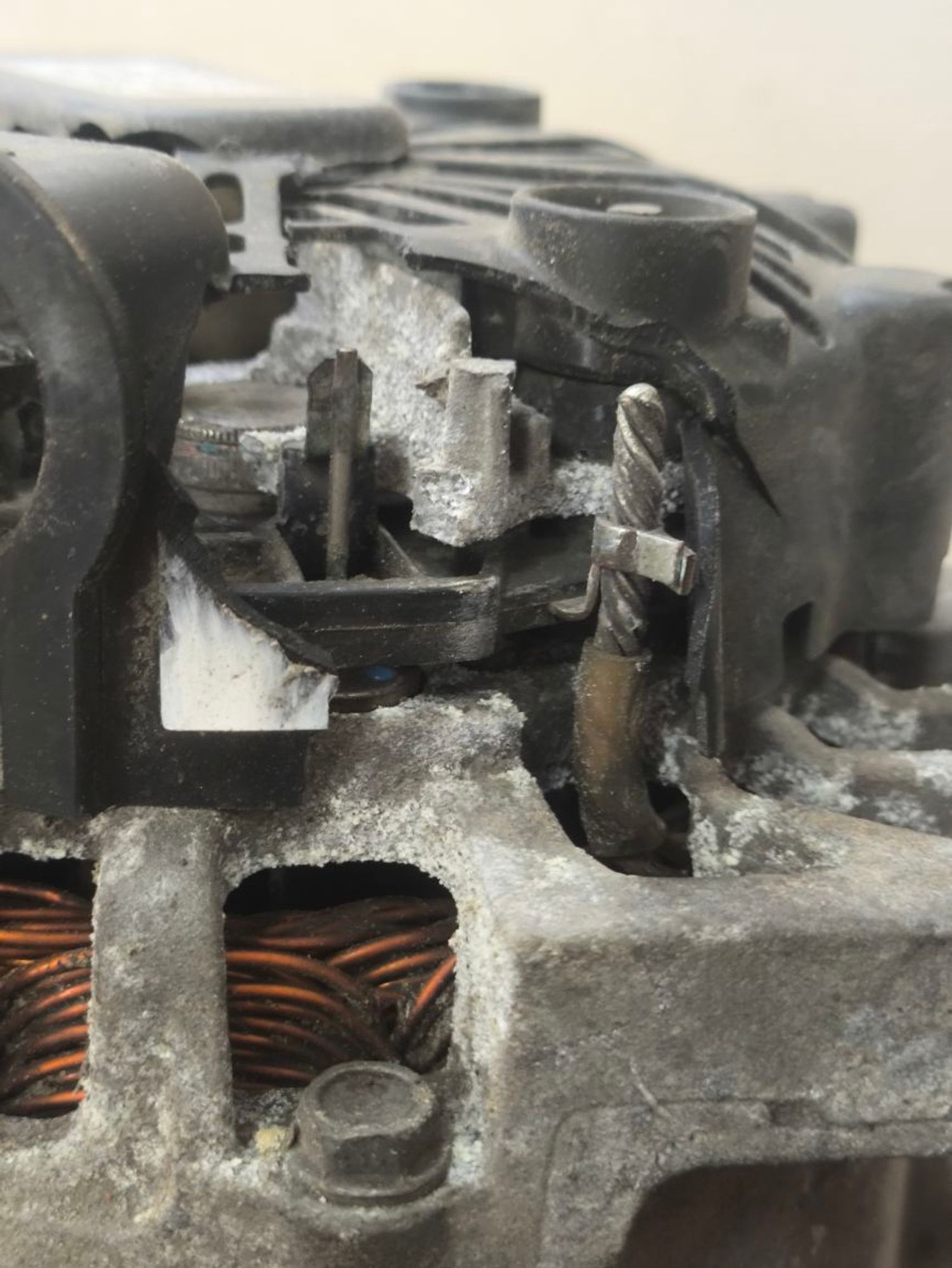 https://ycs.partsauto.market/partsauto-images/thmbs/userImages/a2d258a61cc08549ac0329b7373022c0/part/9993ee89-7a6e-45fa-bc5d-366d0fcc11f7_1785588862716.jpg