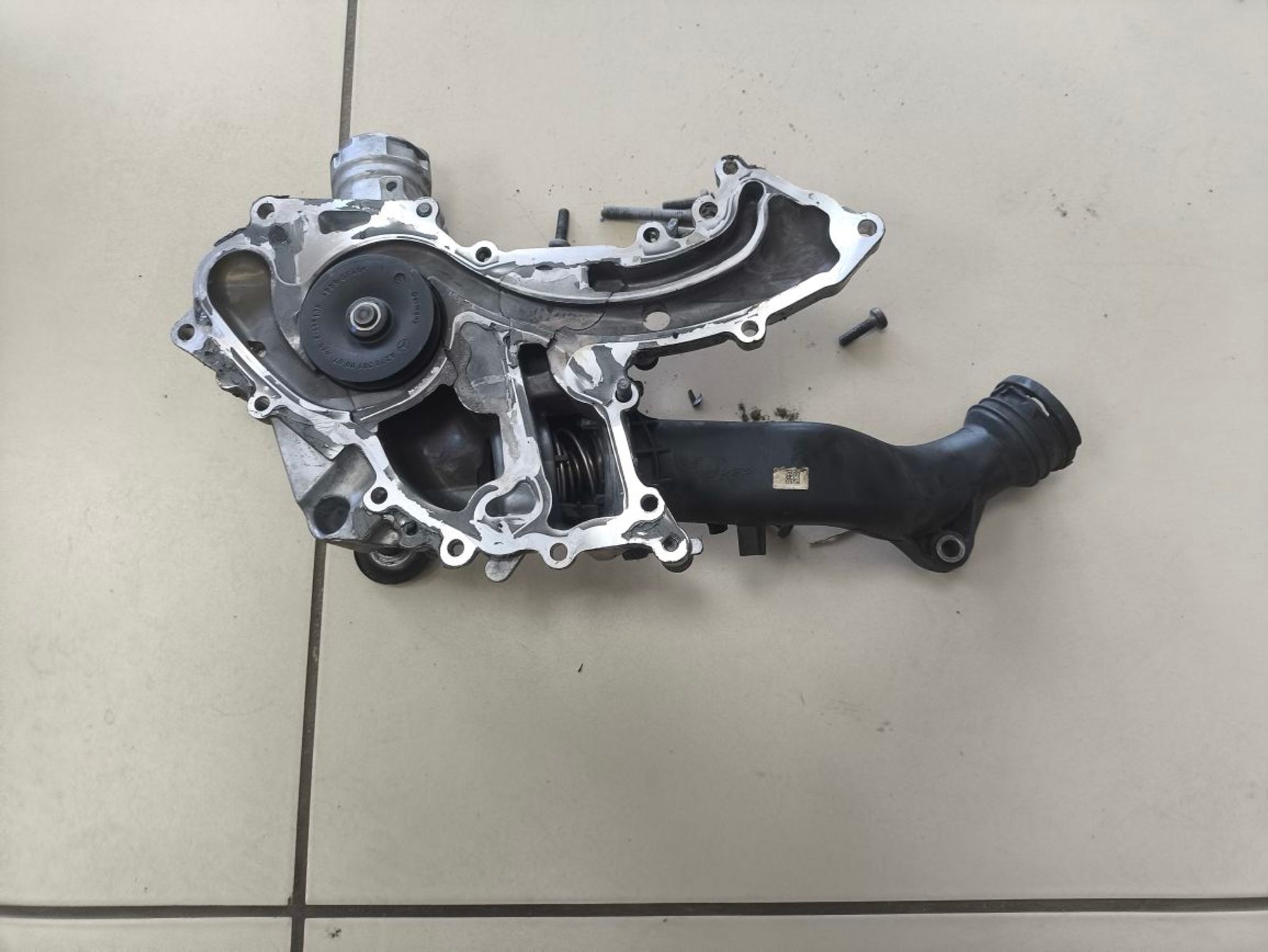 https://ycs.partsauto.market/partsauto-images/thmbs/userImages/a2d258a61cc08549ac0329b7373022c0/part/9a19cb29-a834-42dd-a2f6-a0b2570f5148_1784721987793.jpg