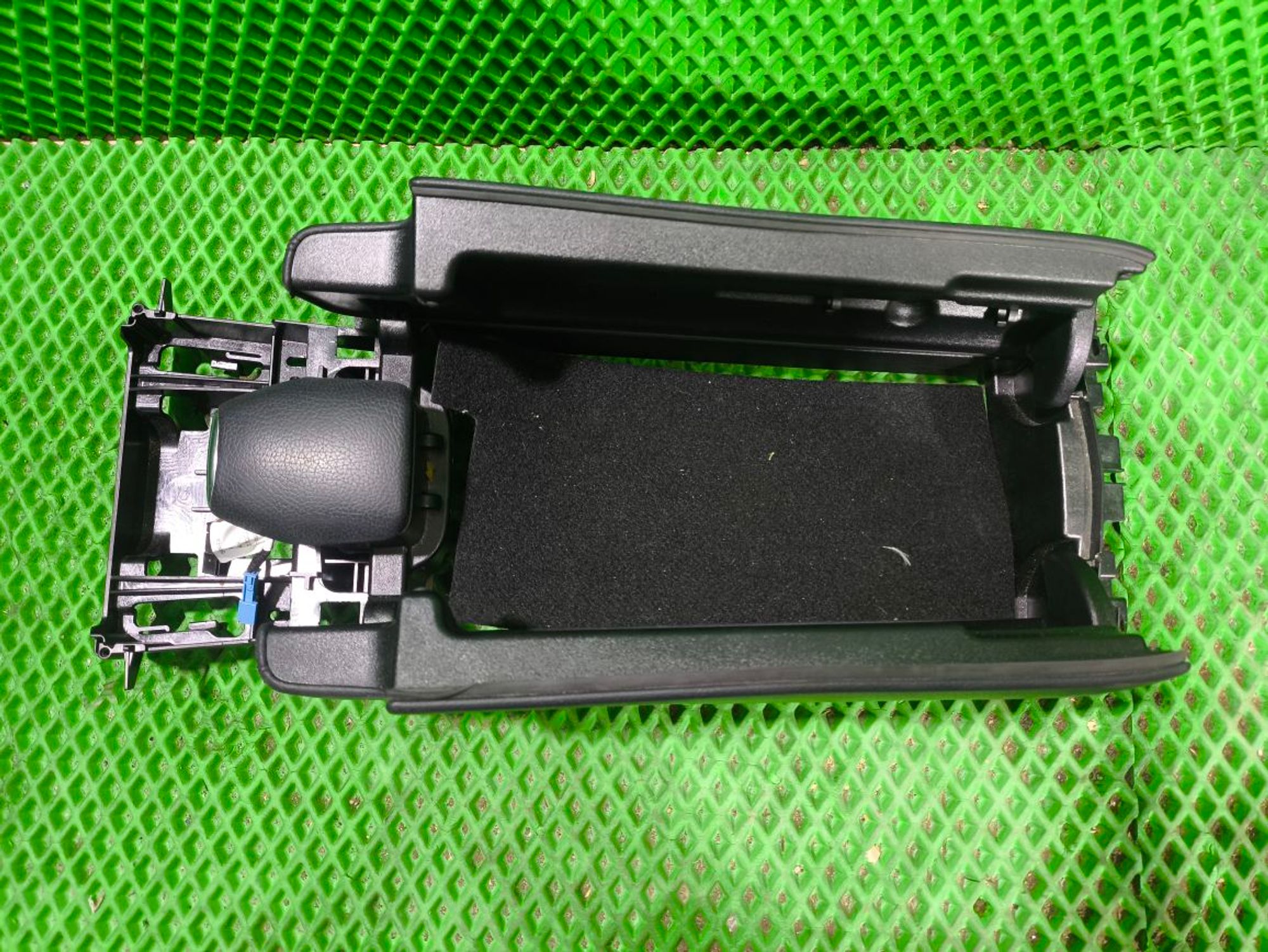 Подлокотник центральный Mercedes-Benz E-класс W212, 7000 рублей, Тамбов