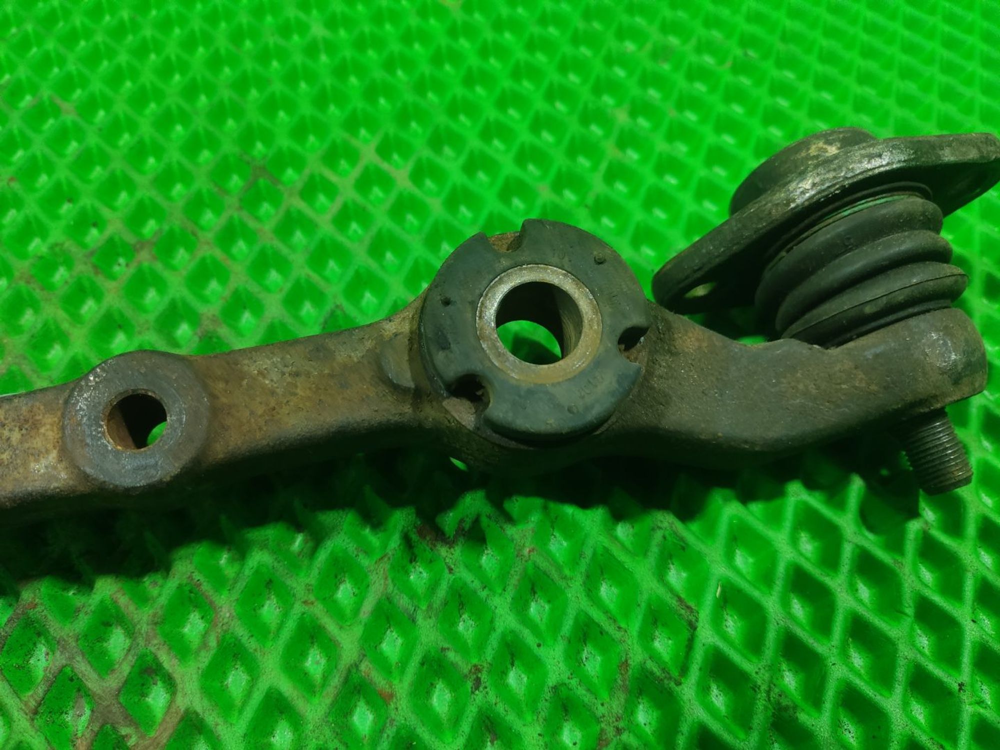 Рычаг подвески левый Lada Granta Liftback, 700 рублей, Тамбов