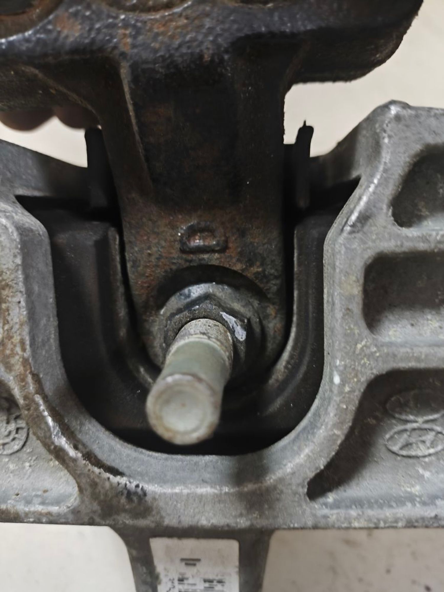 https://ycs.partsauto.market/partsauto-images/thmbs/userImages/a2d258a61cc08549ac0329b7373022c0/part/9ec282de-82bf-402d-a308-099c82765b86_1787211083492.jpg
